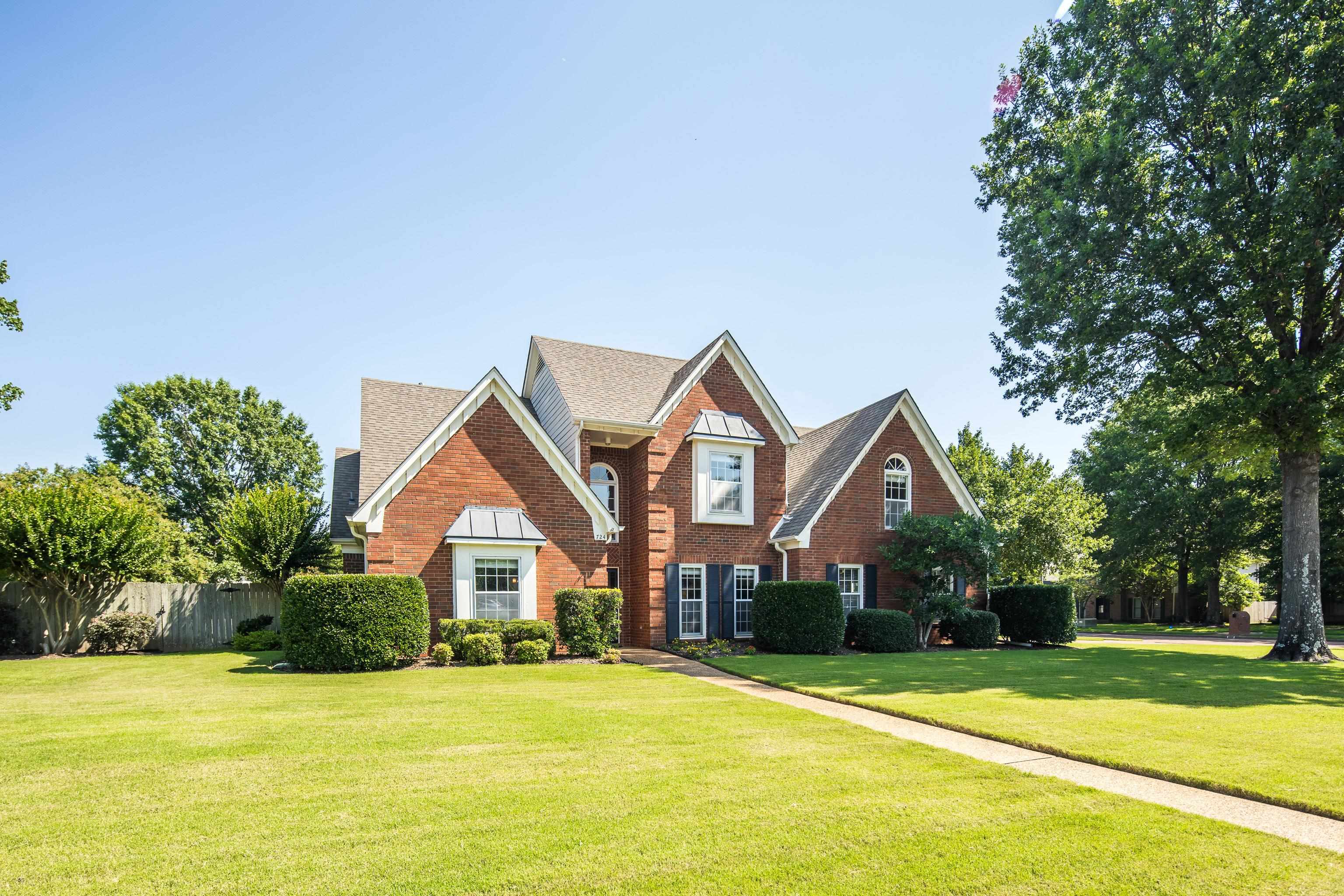 724 Pebworth Ln Property Photo 1