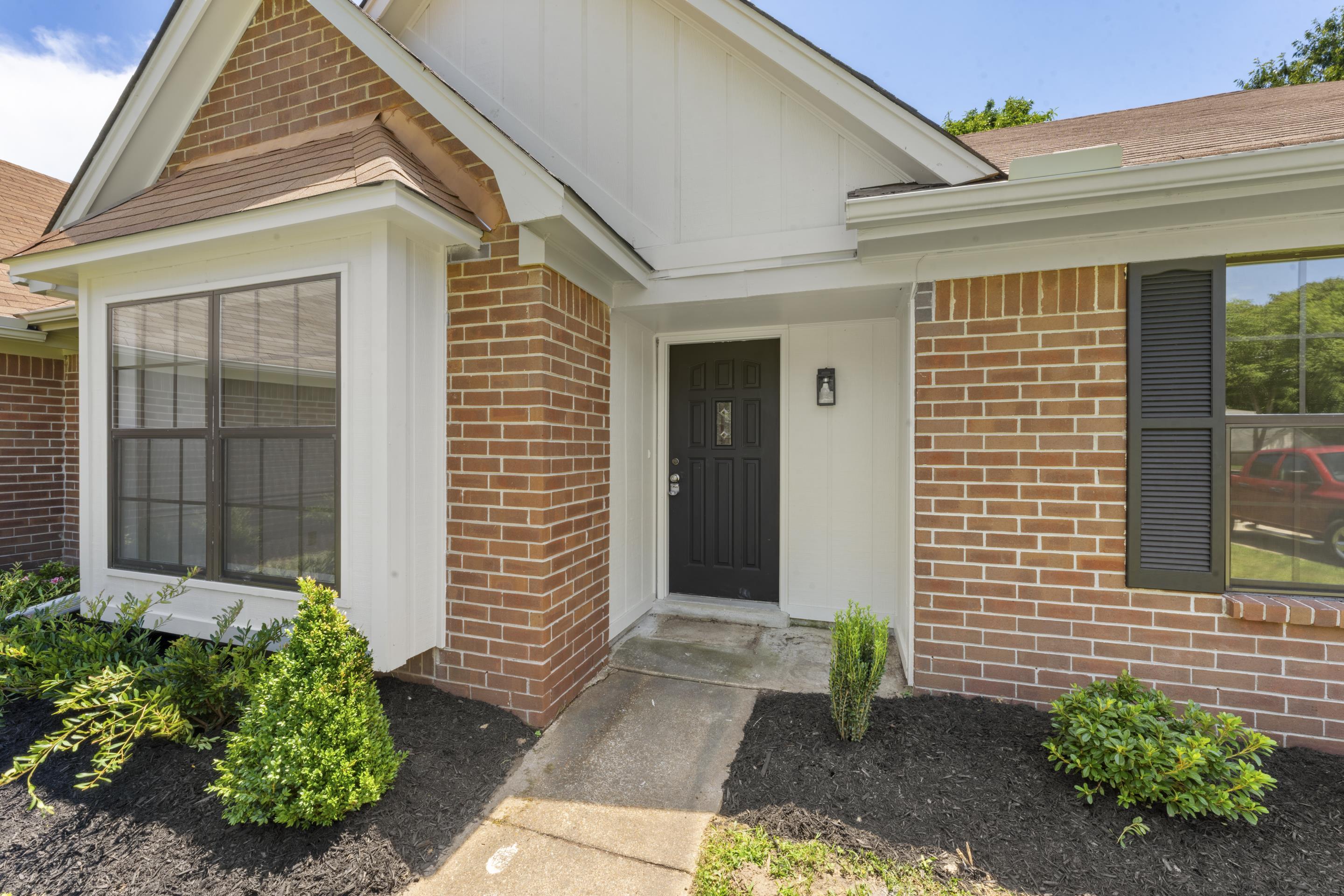 6337 Eastbrier Dr Property Photo 1