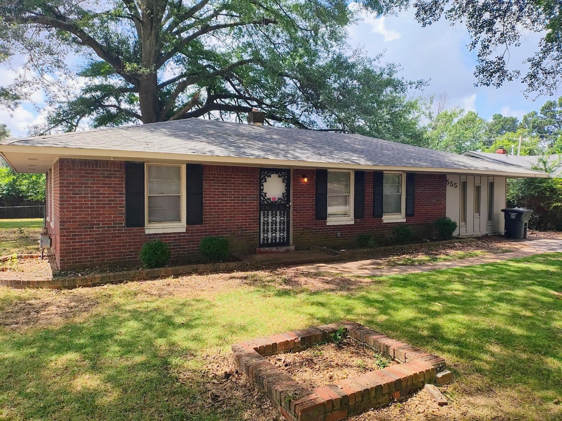 555 Byron Dr Property Photo 1
