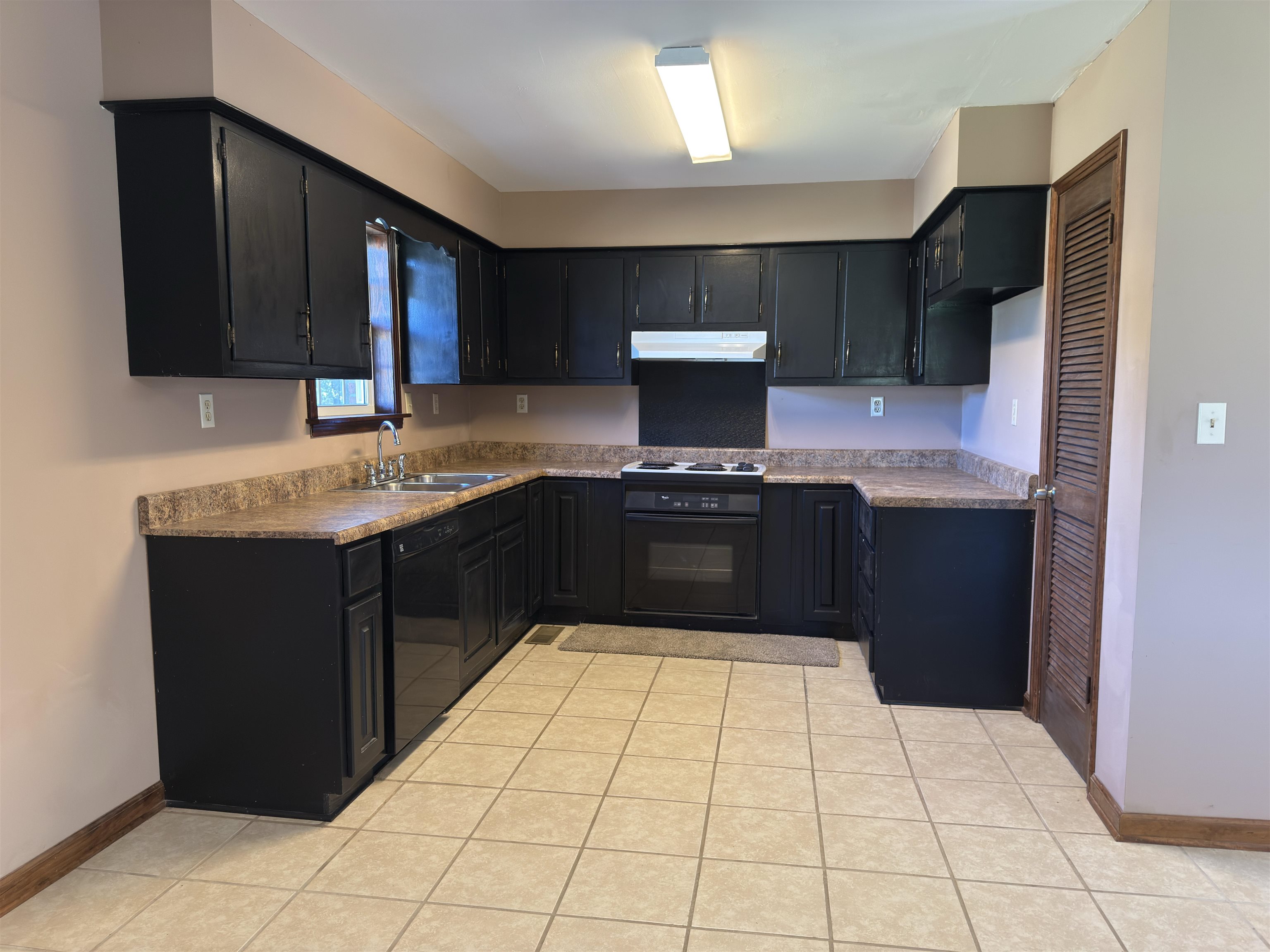 30 Gatlin Rd Property Photo 5