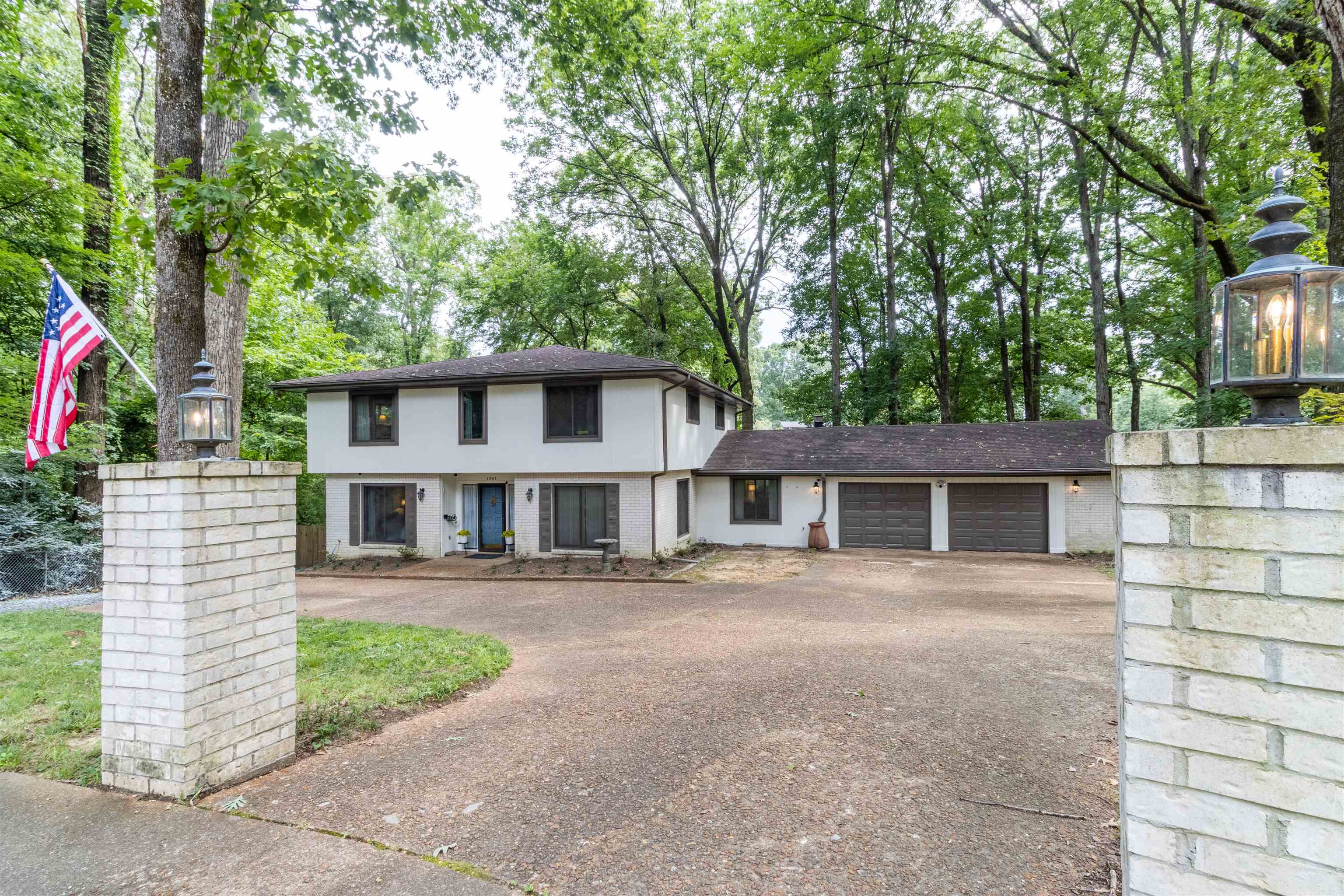 1261 Wesleyan Pl Property Photo 1