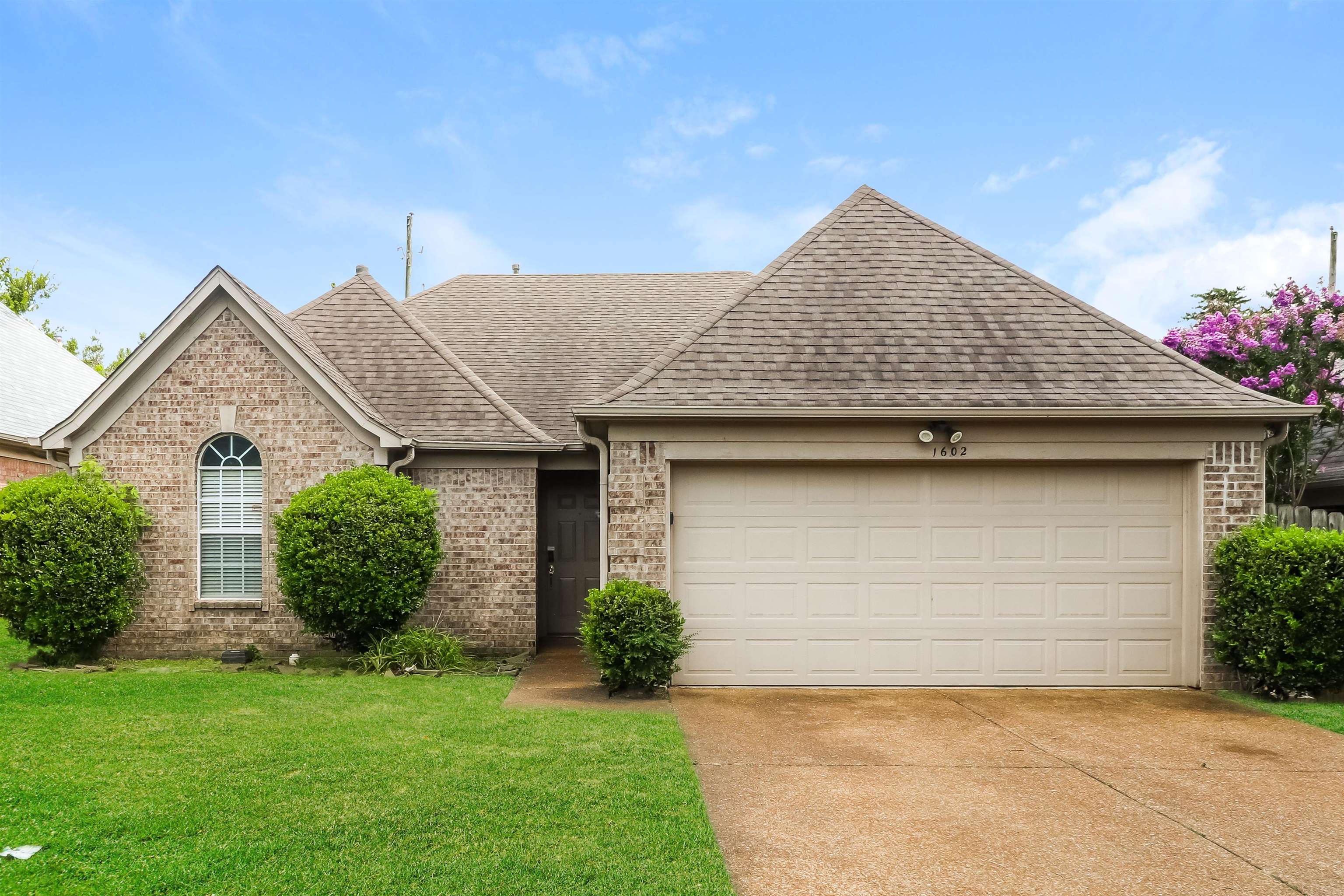1602 Far Dr Property Photo 1