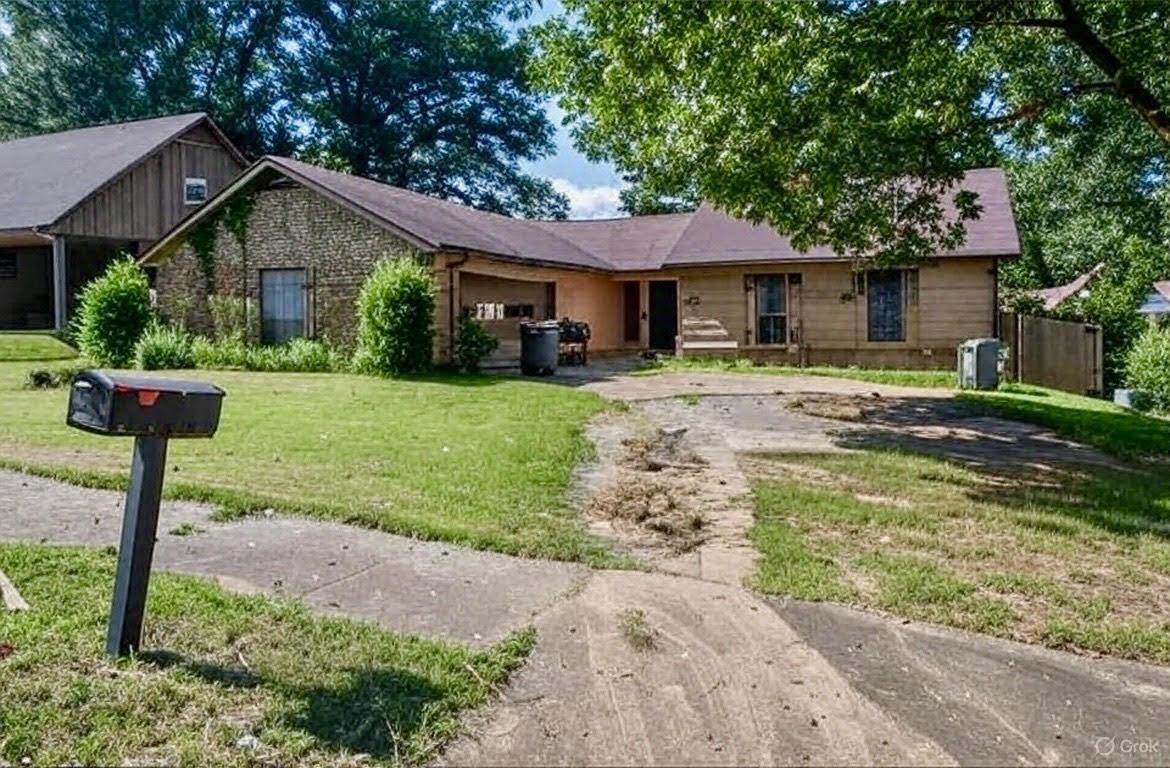 6846 Gilford Dr Property Photo 1