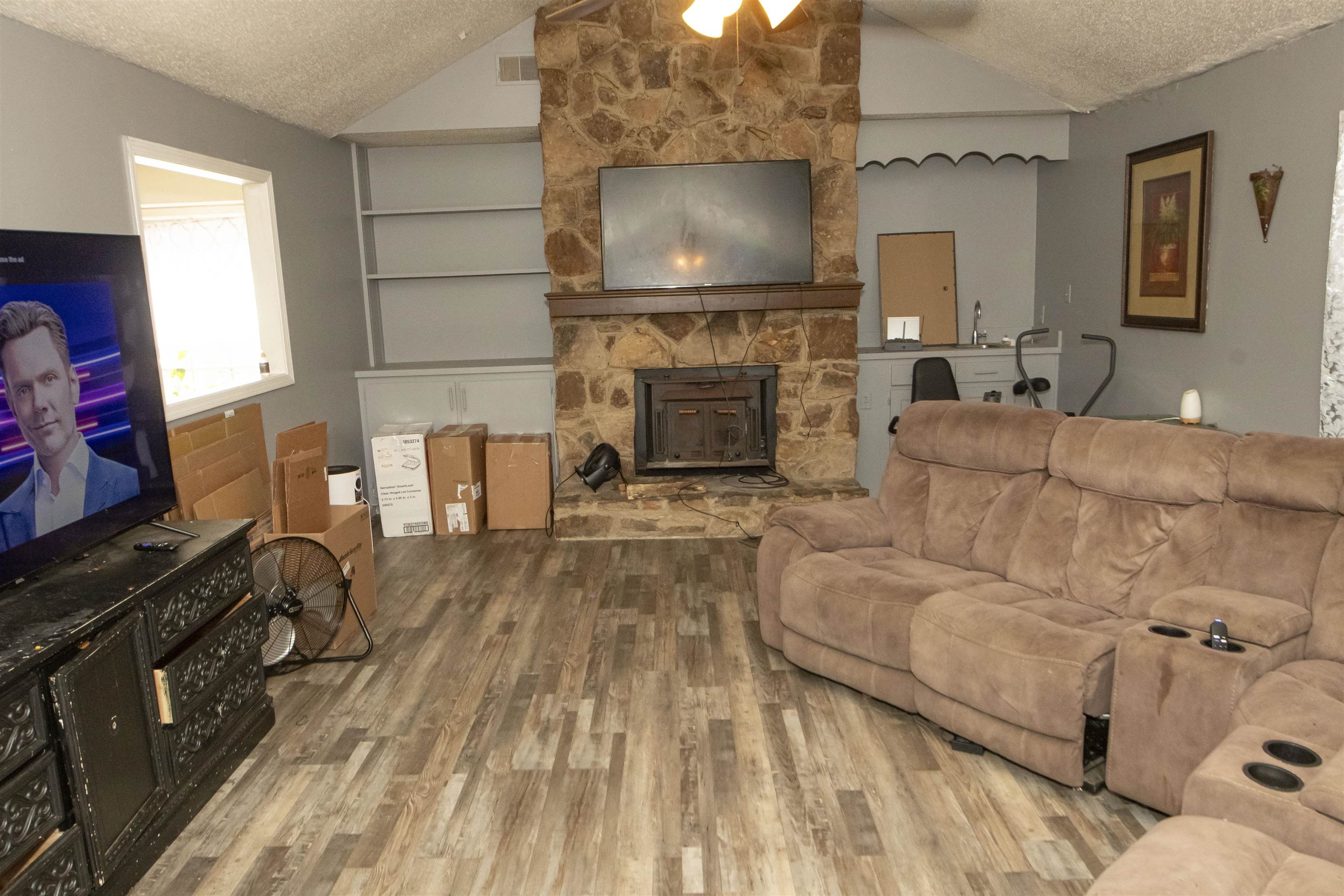 6846 Gilford Dr Property Photo 6