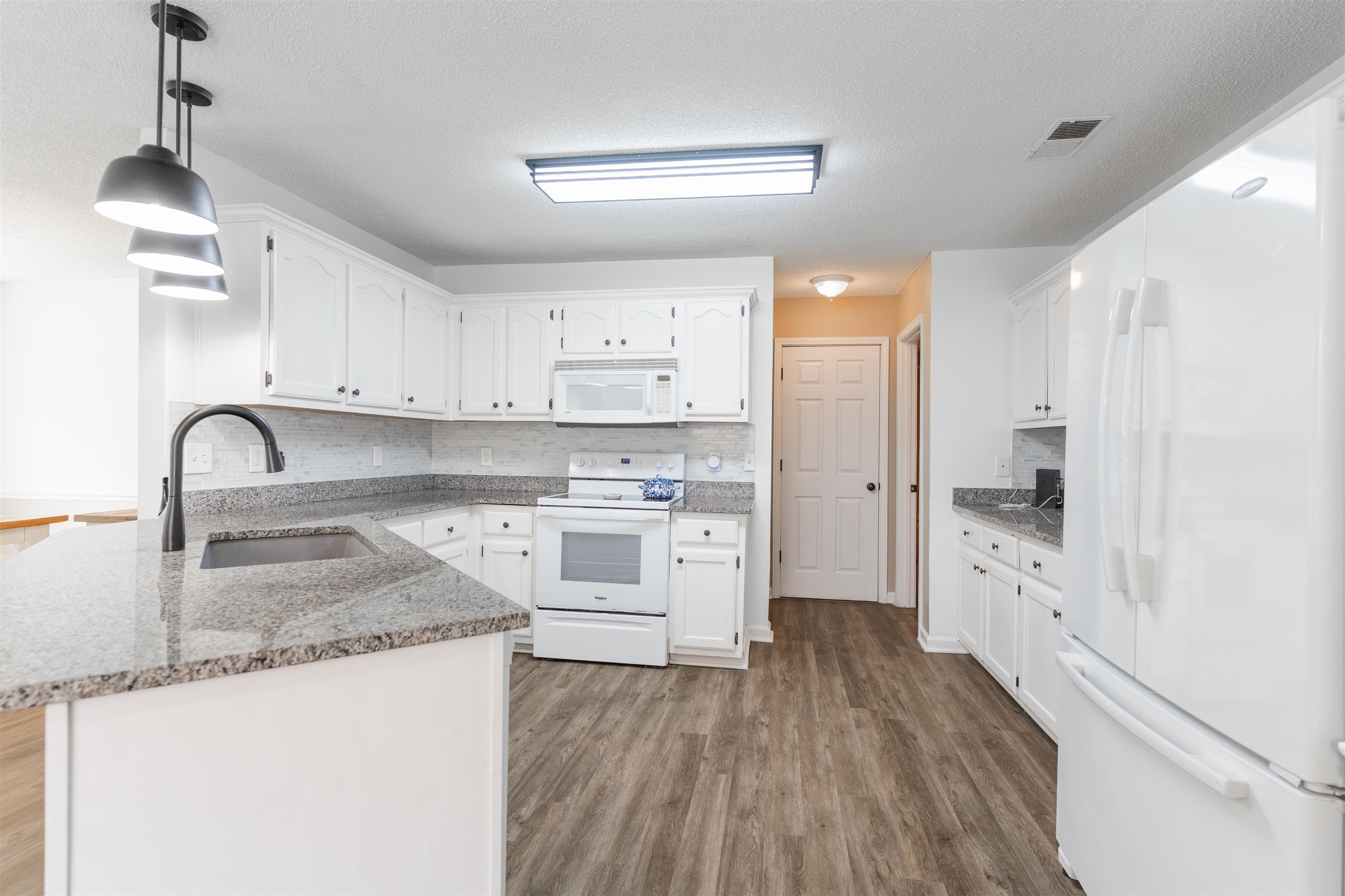 5676 Southbend Ln Property Photo 1