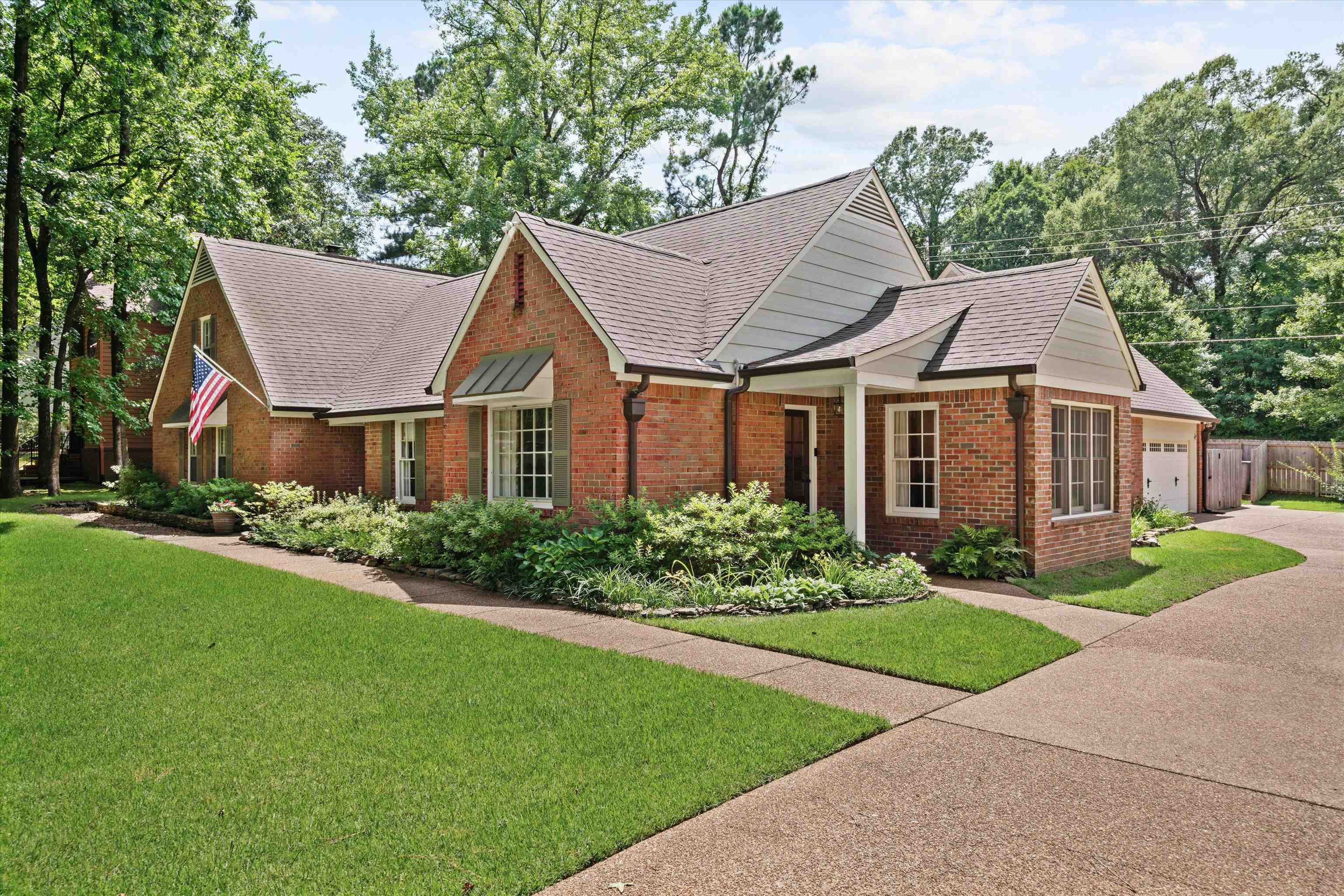 2211 Wickersham Ln Property Photo 1