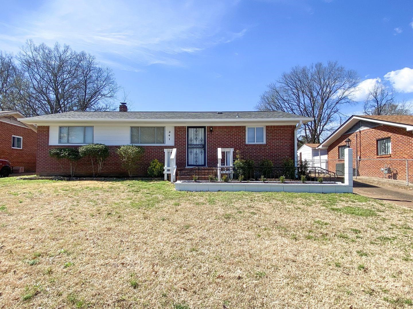 241 Montelo Rd Property Photo 1