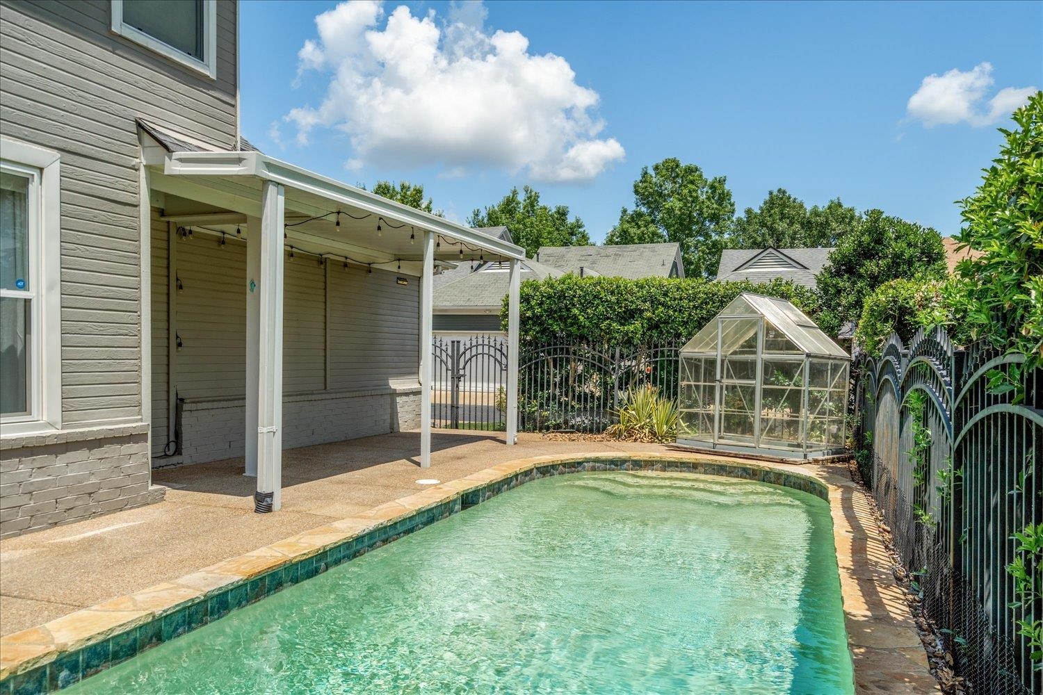258 Fleets Island Dr Property Photo 1