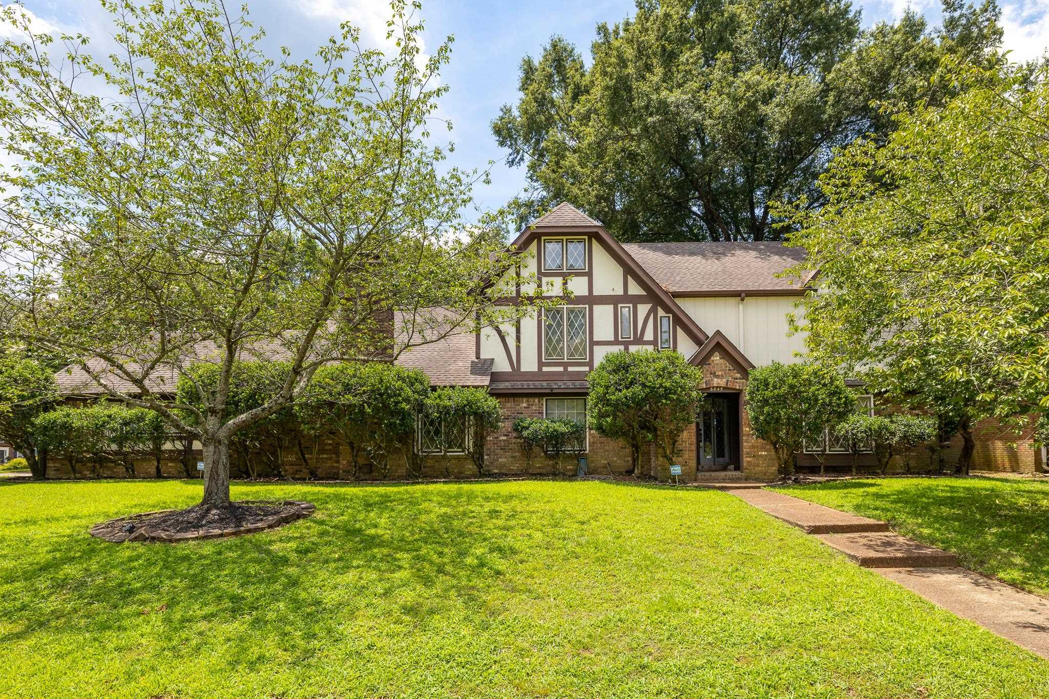 6845 Corsica Dr Property Photo 1