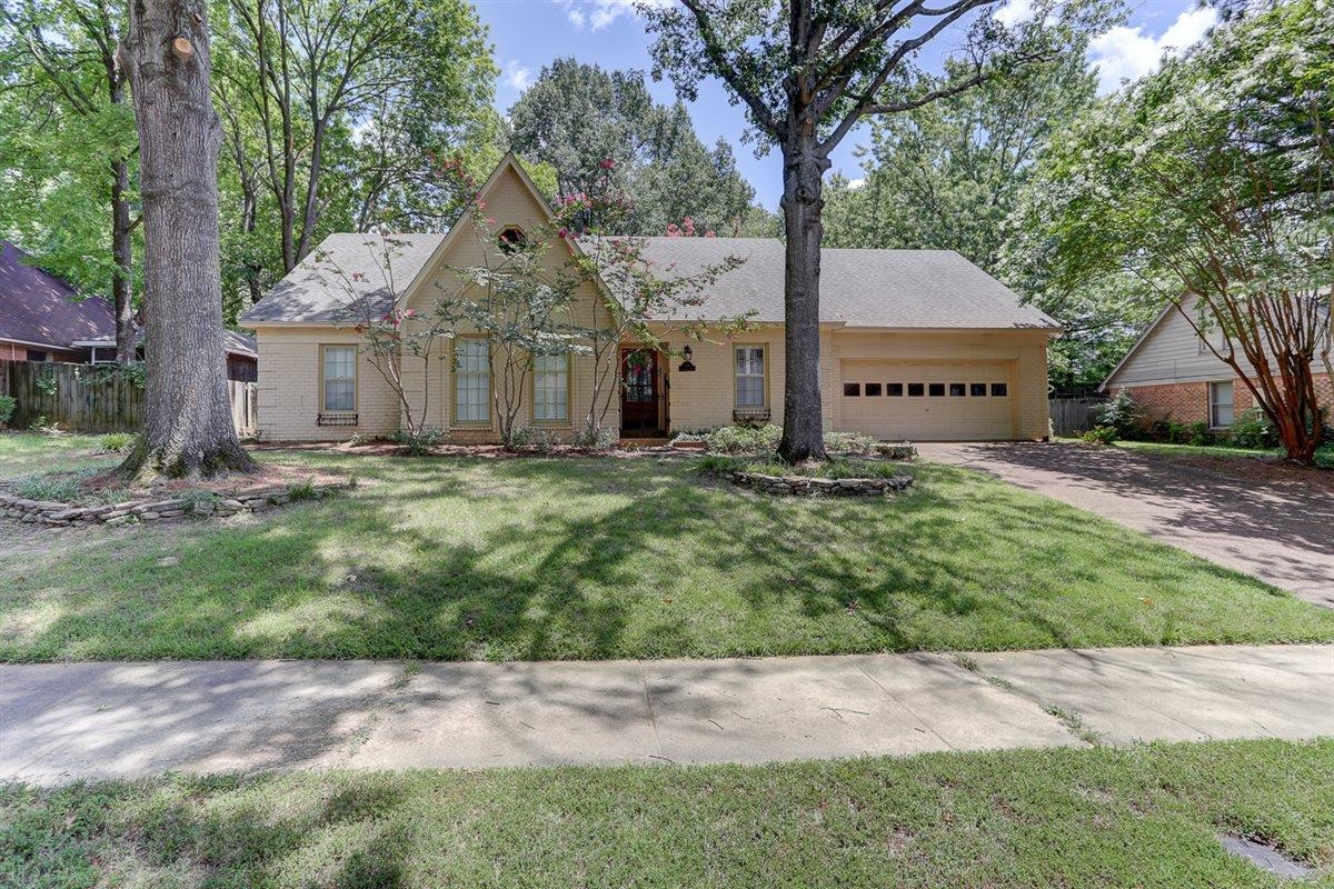 736 Tealwood Ln Property Photo 1