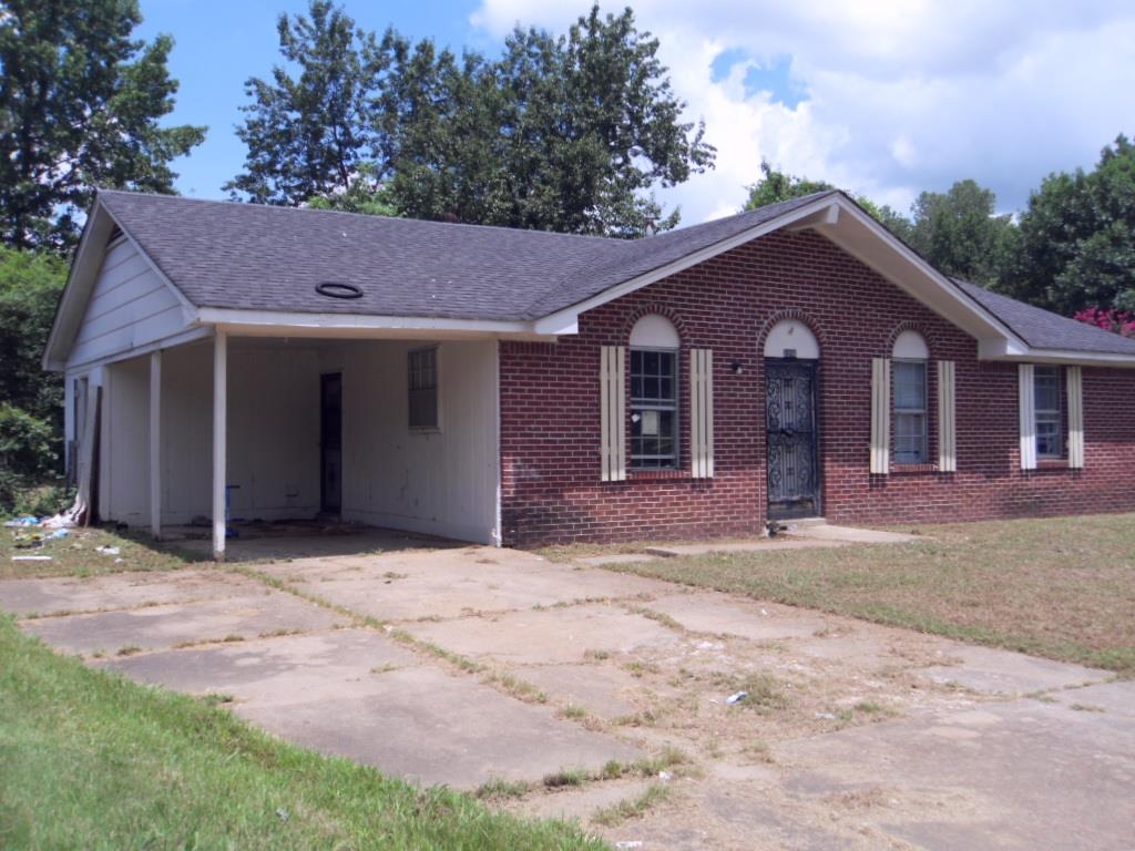3316 Sandy Springs Dr Property Photo 1