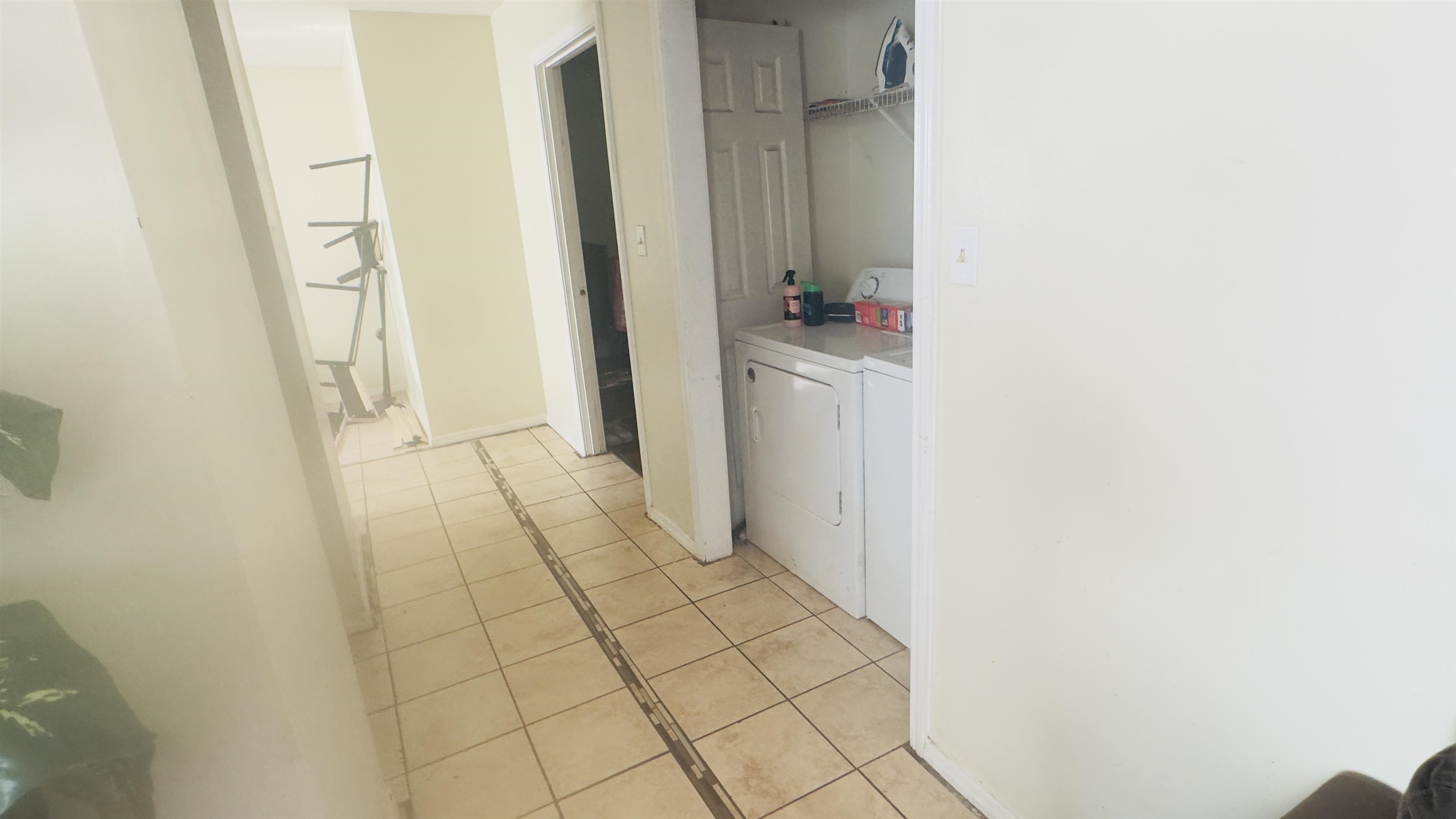 245 W Person Ave Property Photo 6