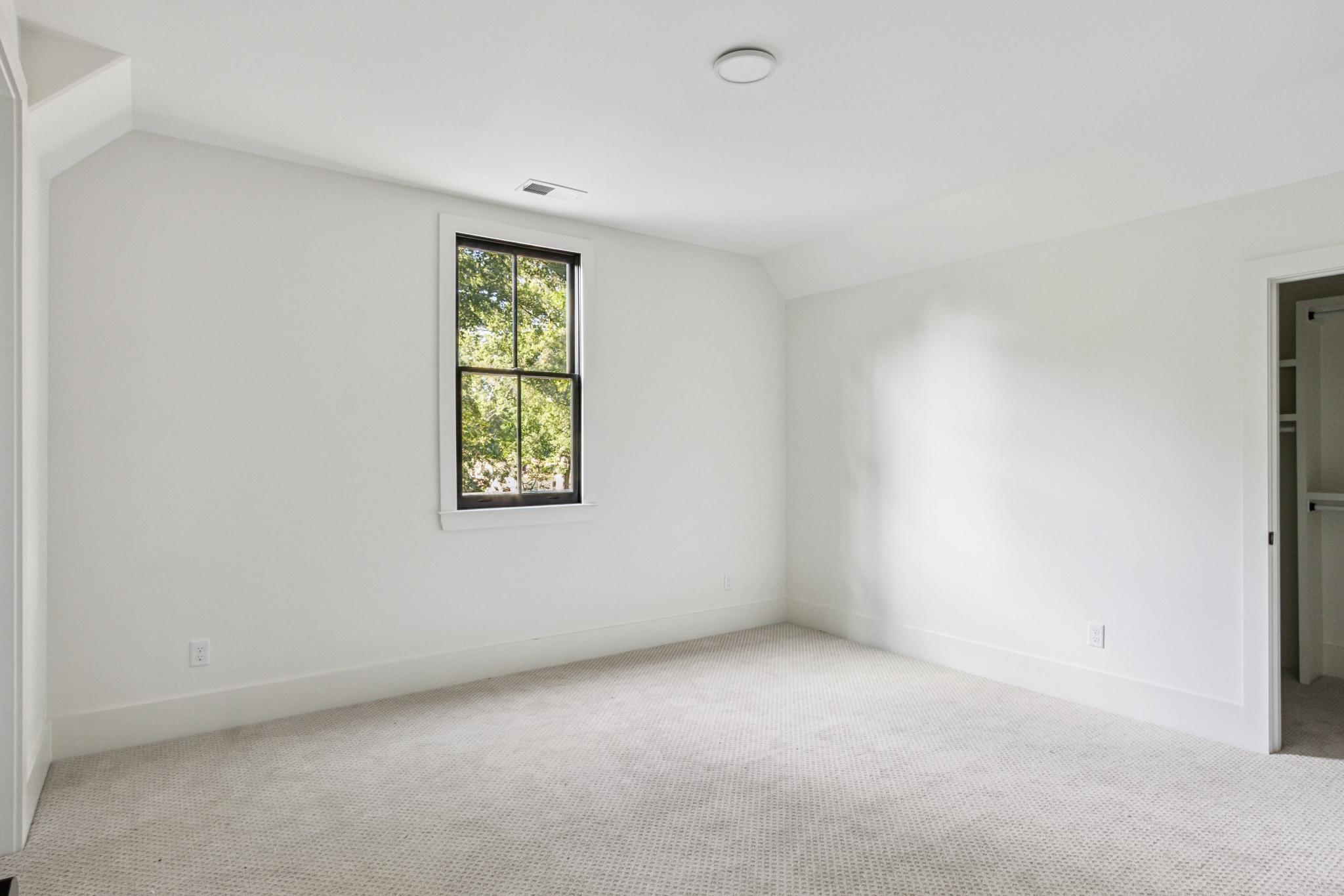 4798 Normandy Ln Property Photo 24