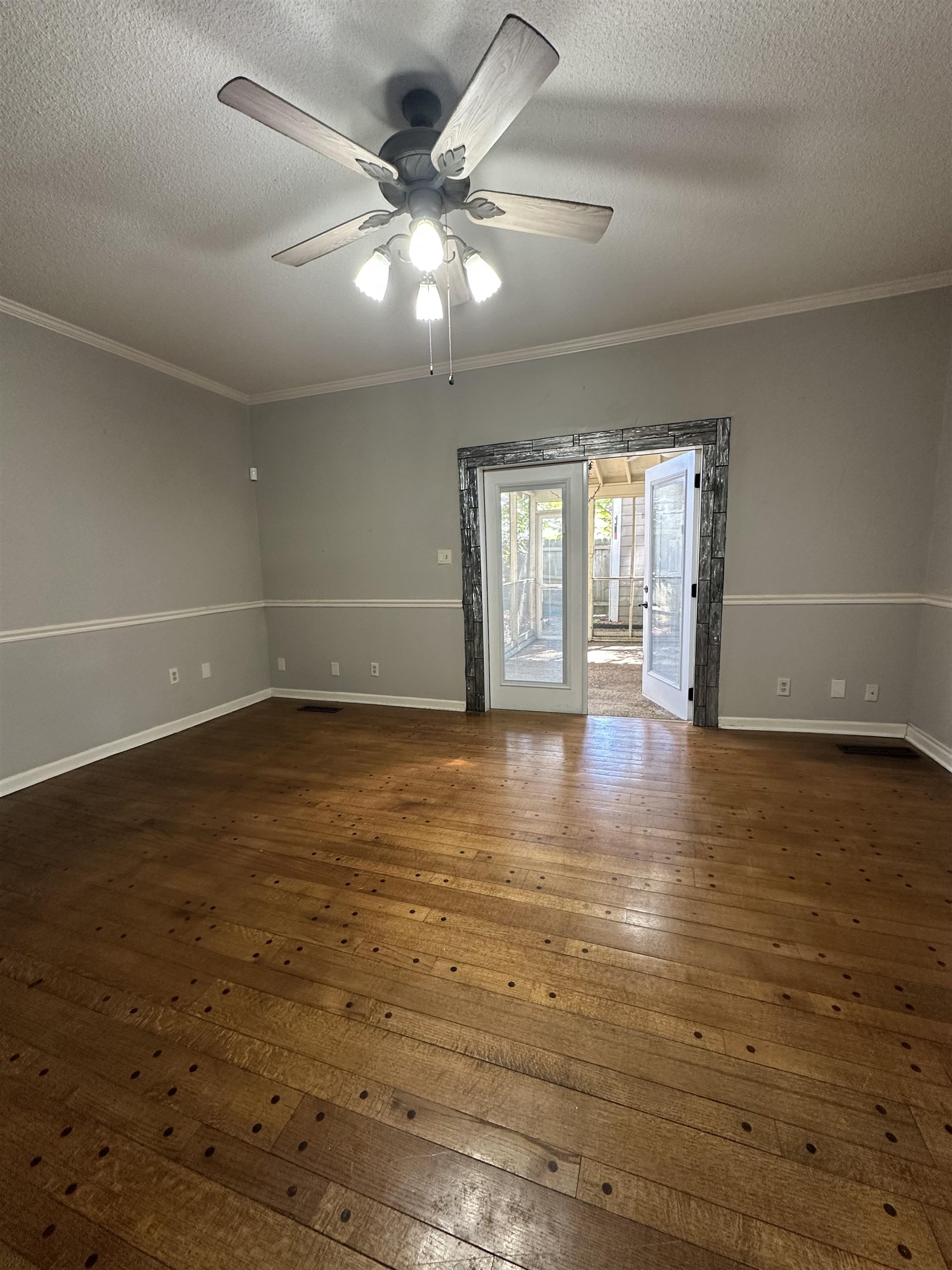6939 Amberly Dr 6939 Property Photo 4