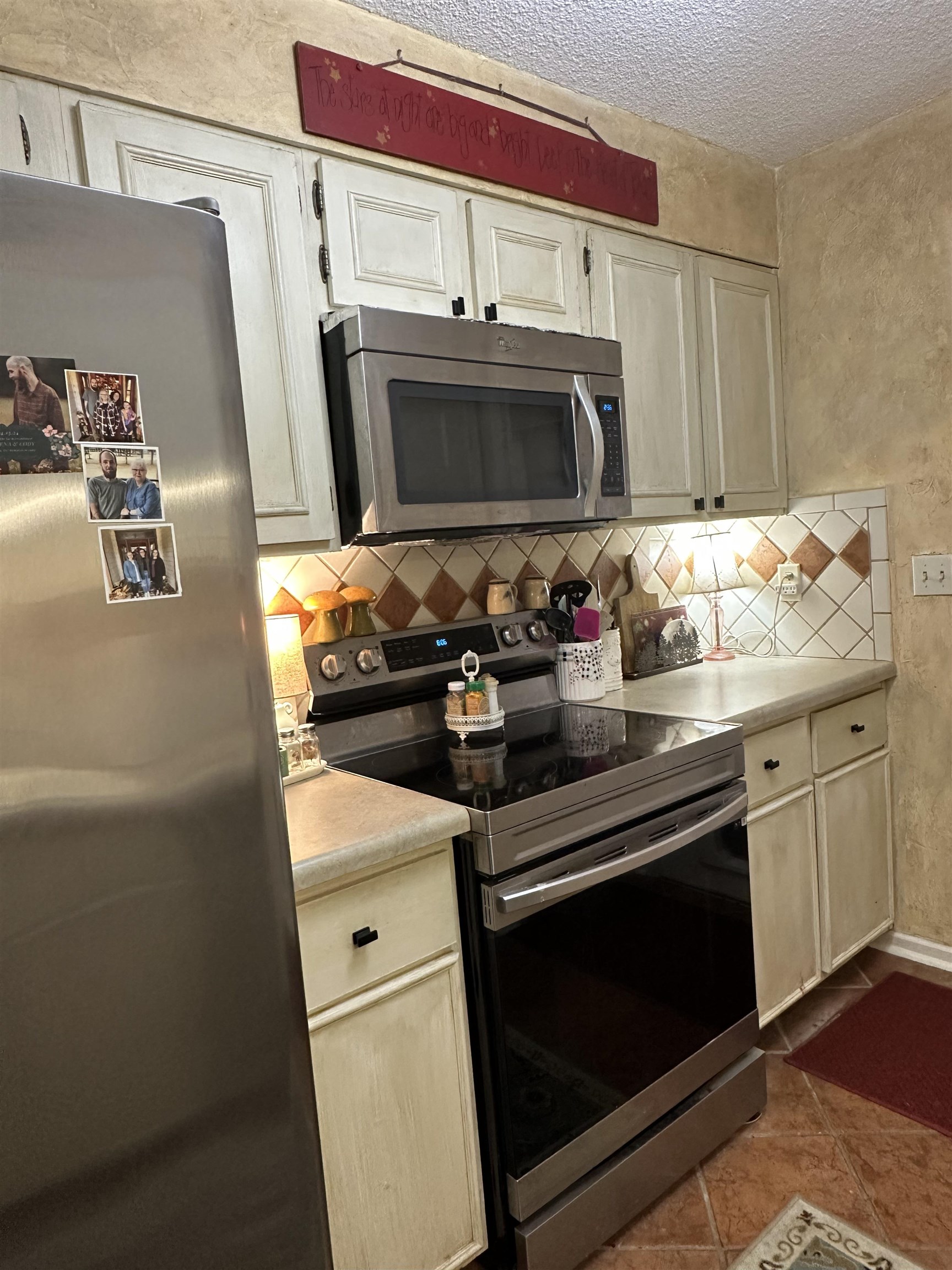 6939 Amberly Dr 6939 Property Photo 6