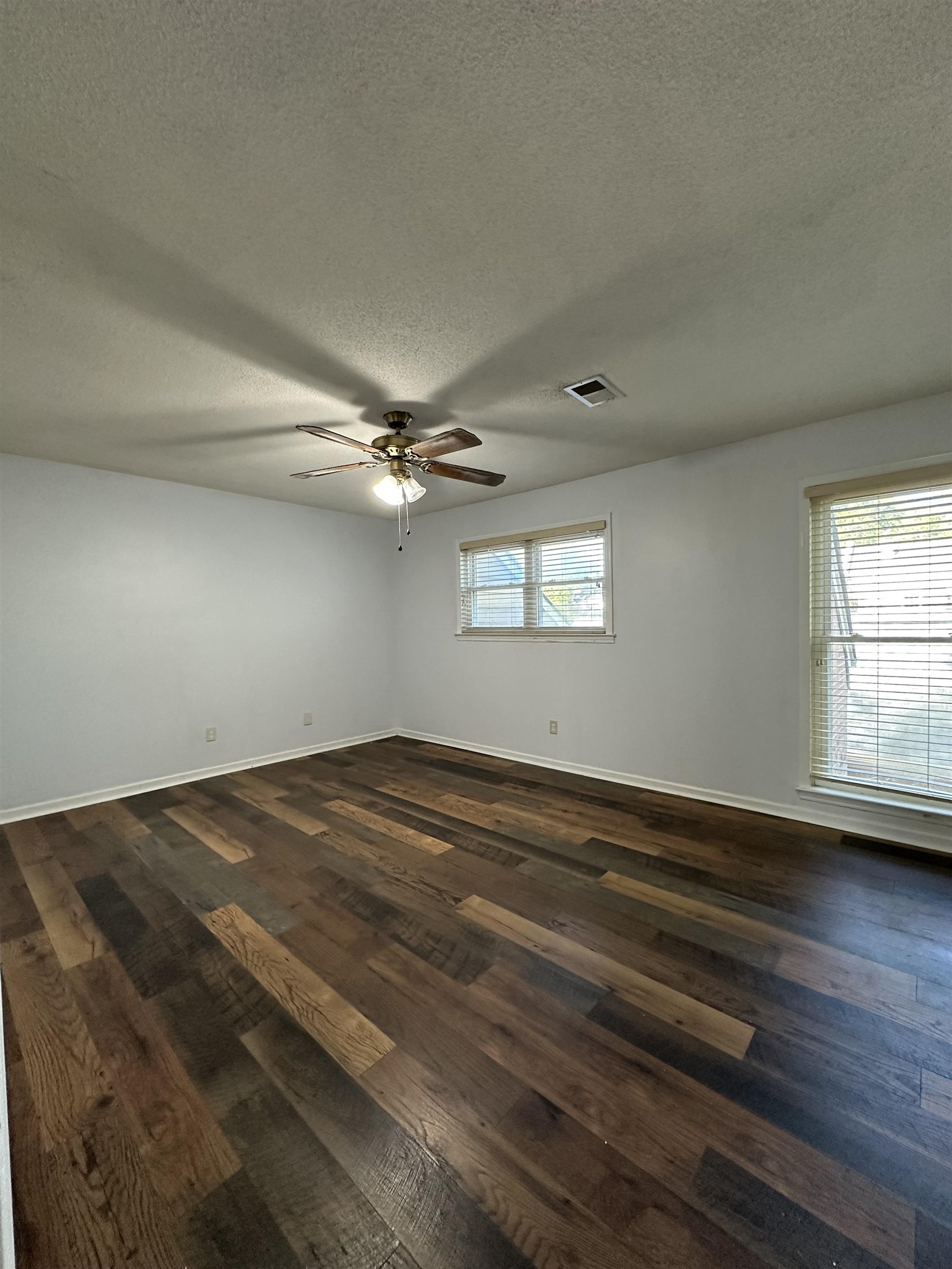 6939 Amberly Dr 6939 Property Photo 9