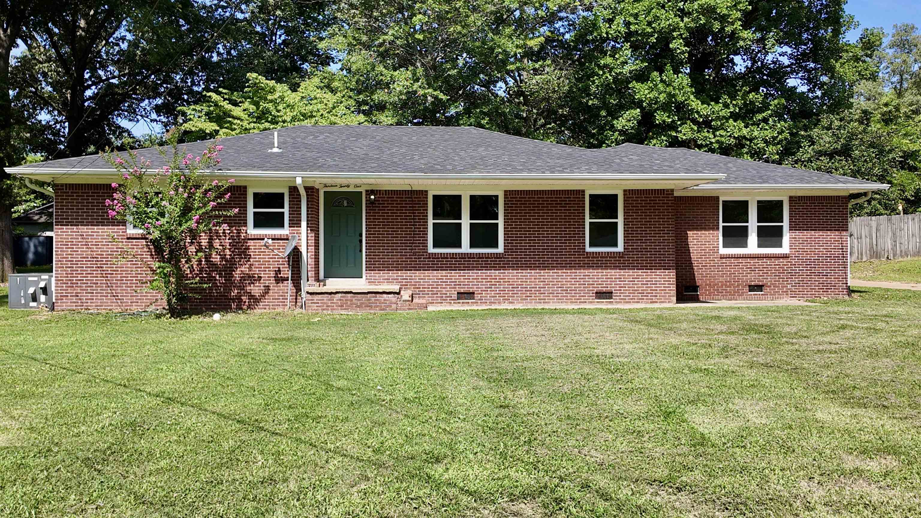1321 Walters St Property Photo 1