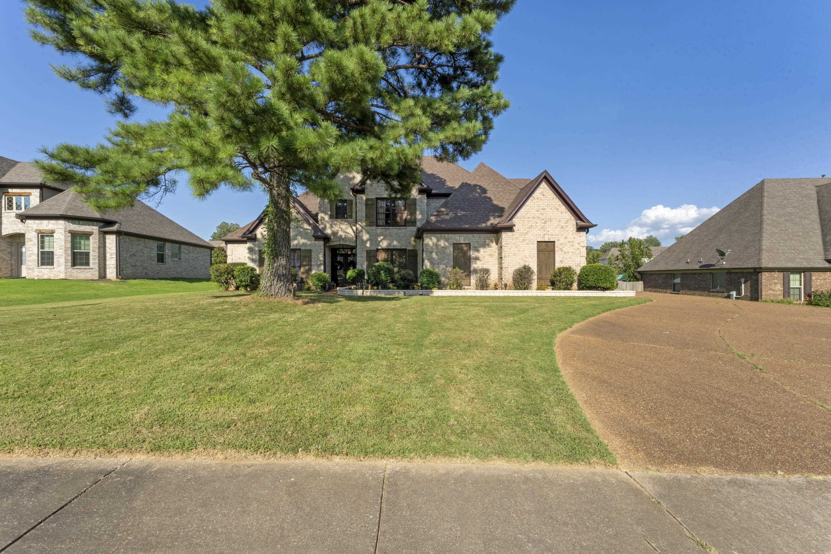 4852 Shira Dr Property Photo 1