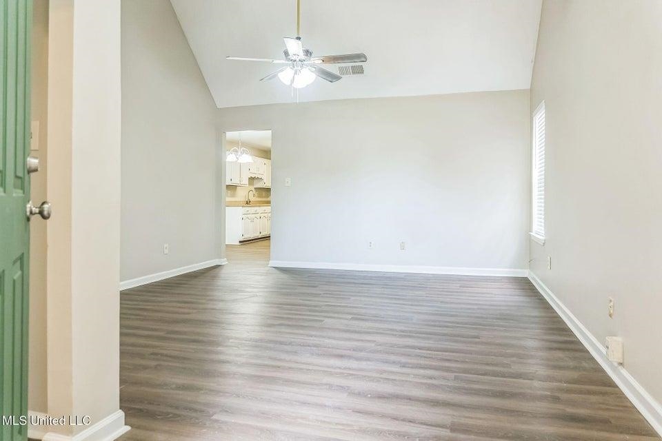 1628 Joy Blvd Property Photo 4