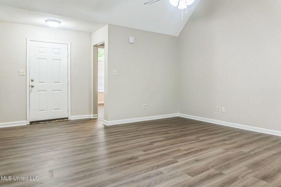 1628 Joy Blvd Property Photo 5