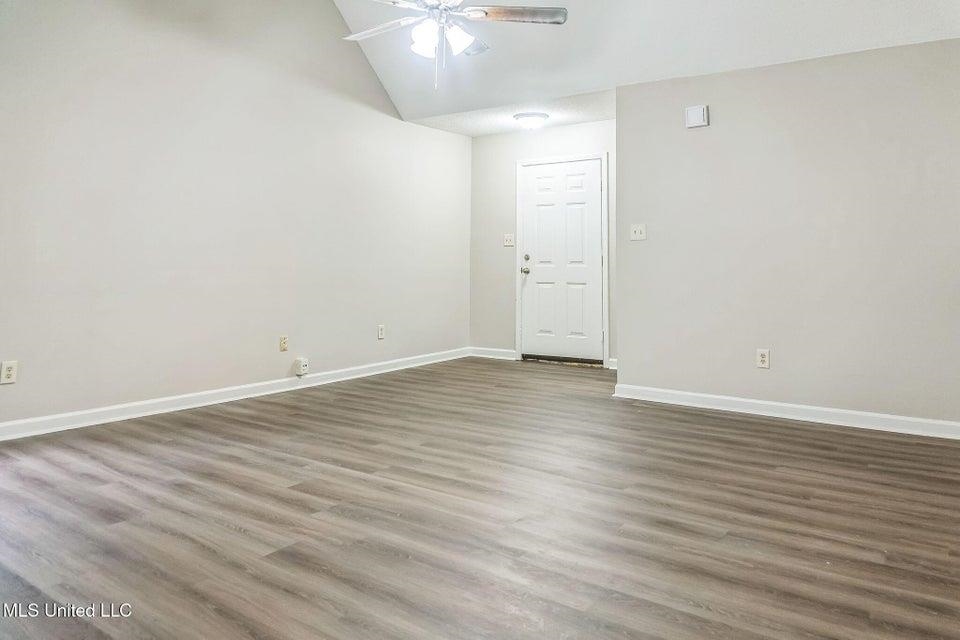 1628 Joy Blvd Property Photo 6