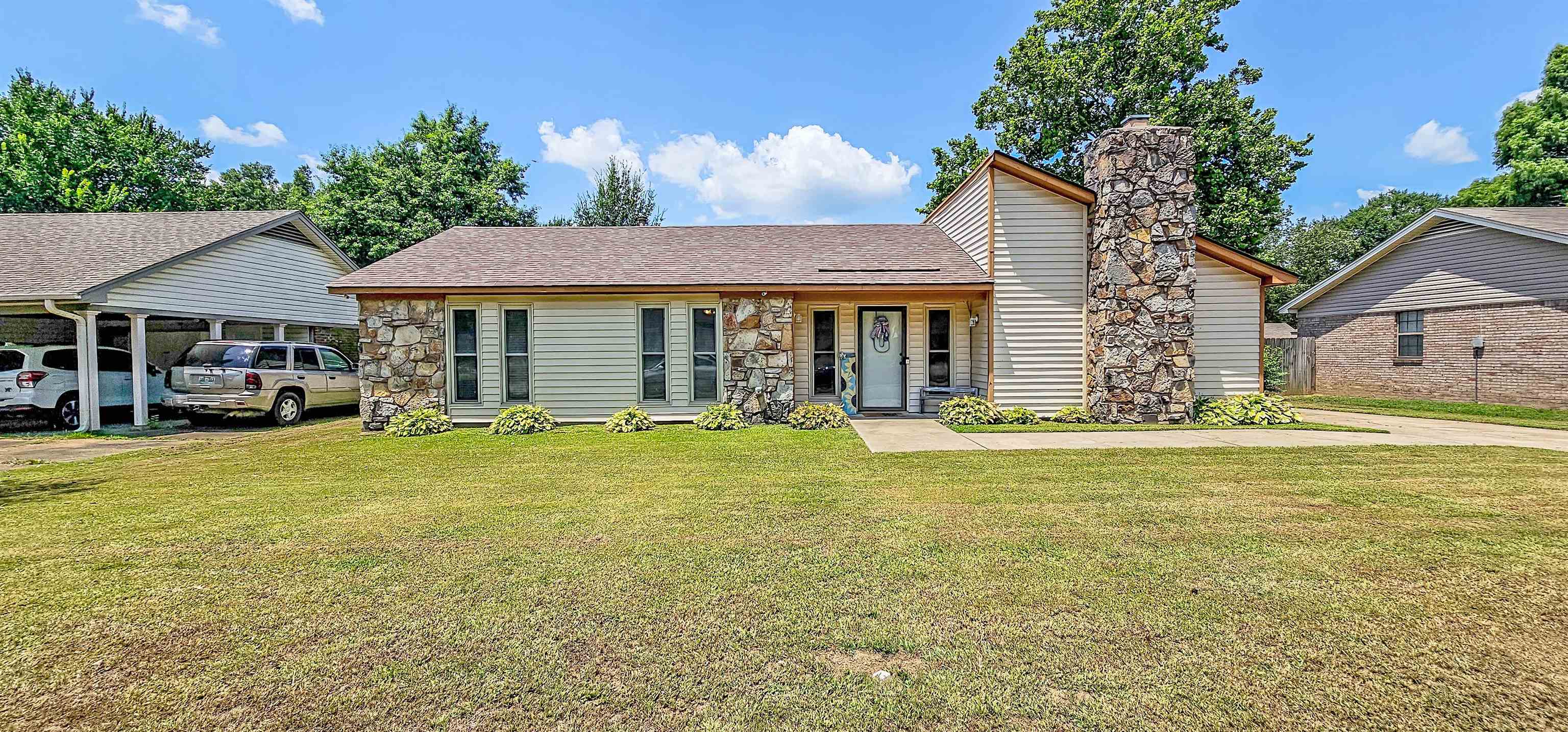 3107 Mary Elizabeth Dr Property Photo 1