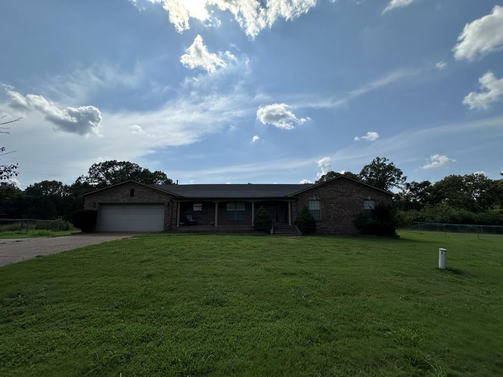 400 Thomas Rd Property Photo 1