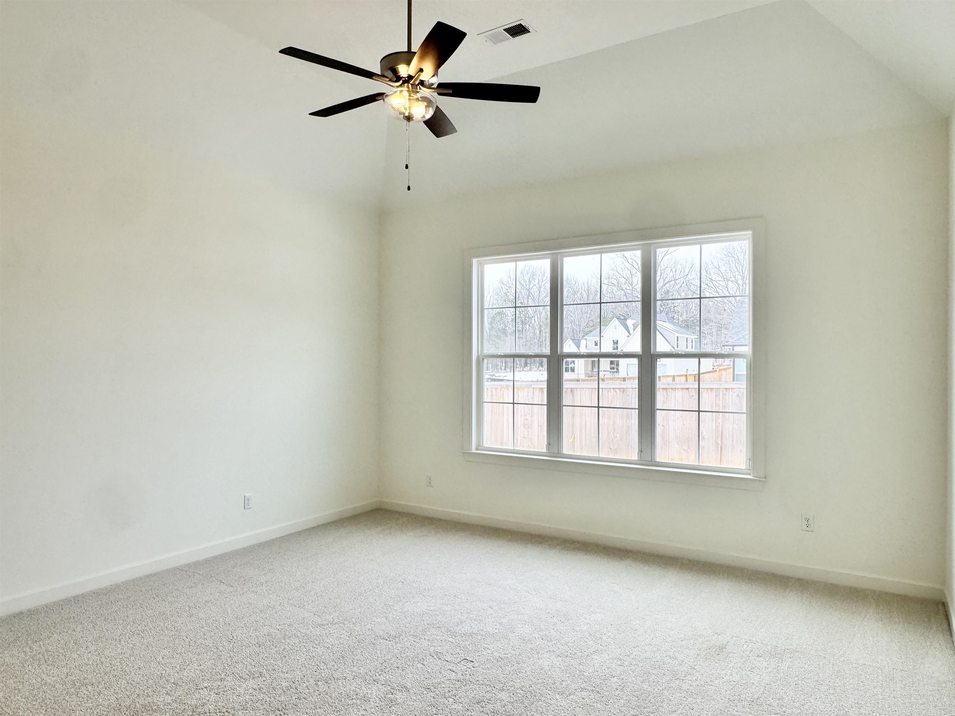 260 Bibury Ln Property Photo 7