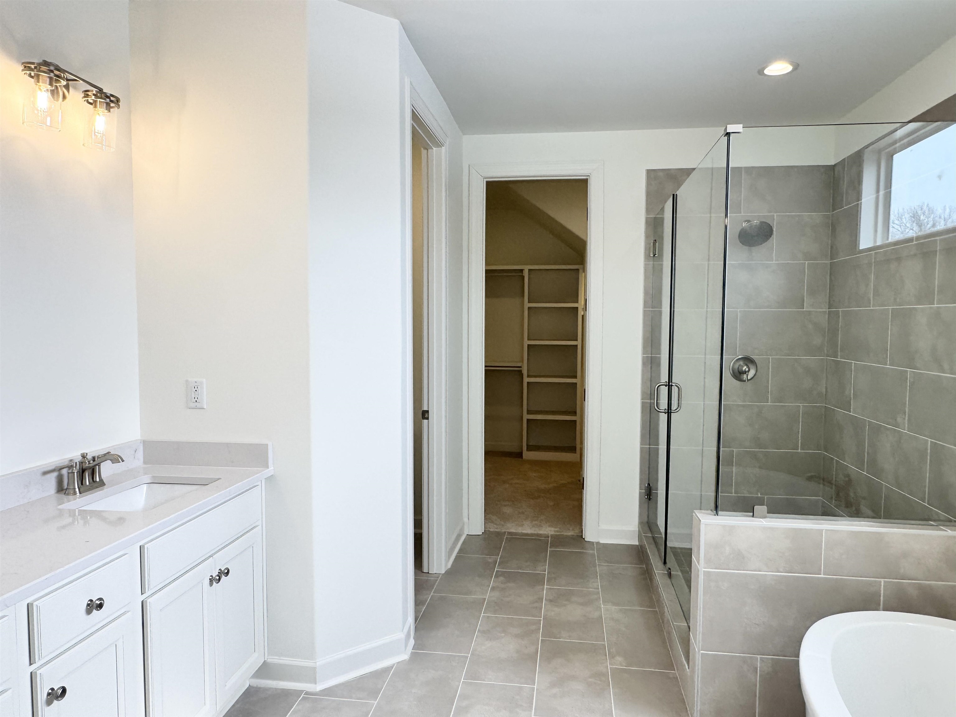 260 Bibury Ln Property Photo 8