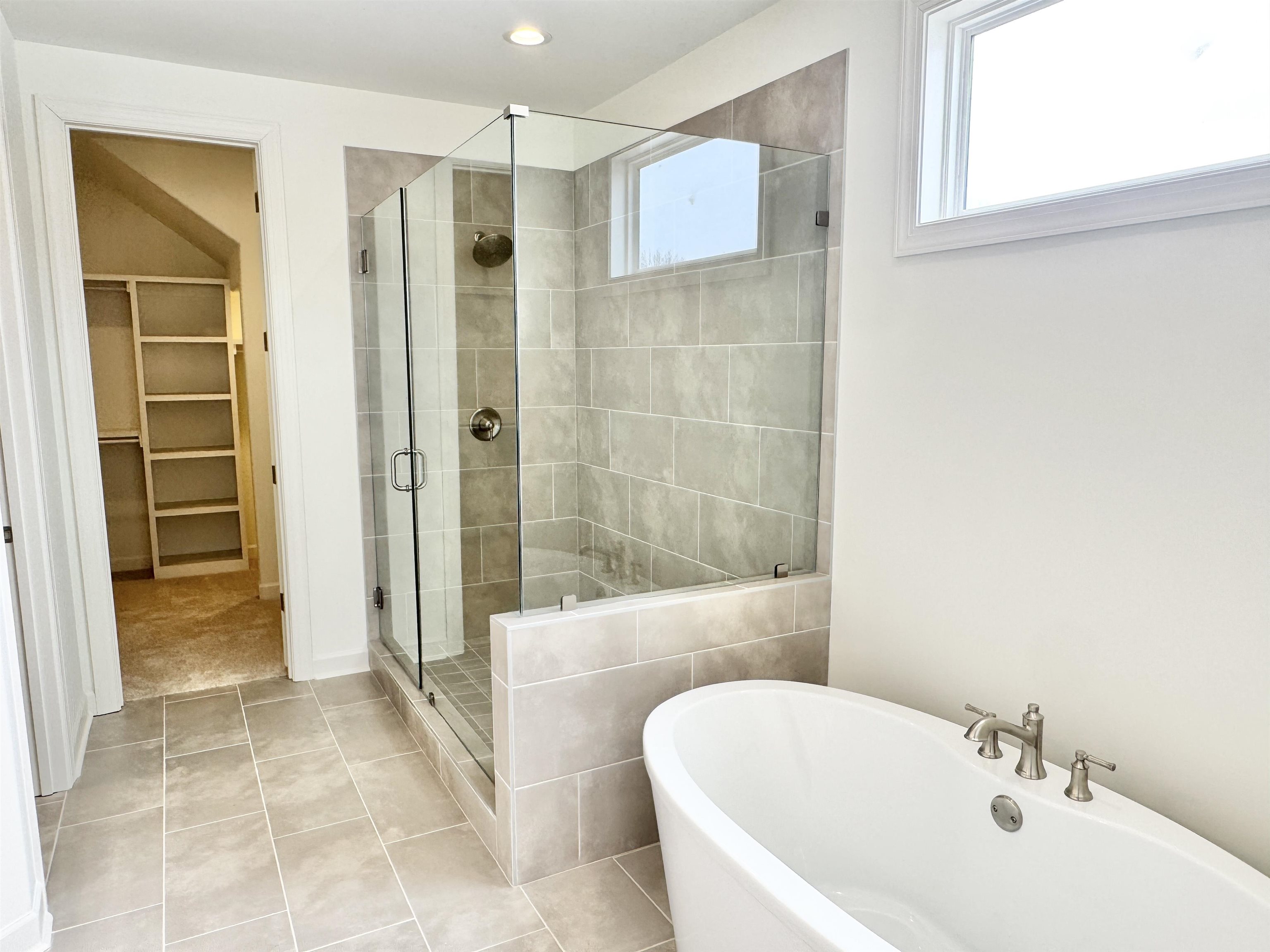 260 Bibury Ln Property Photo 9