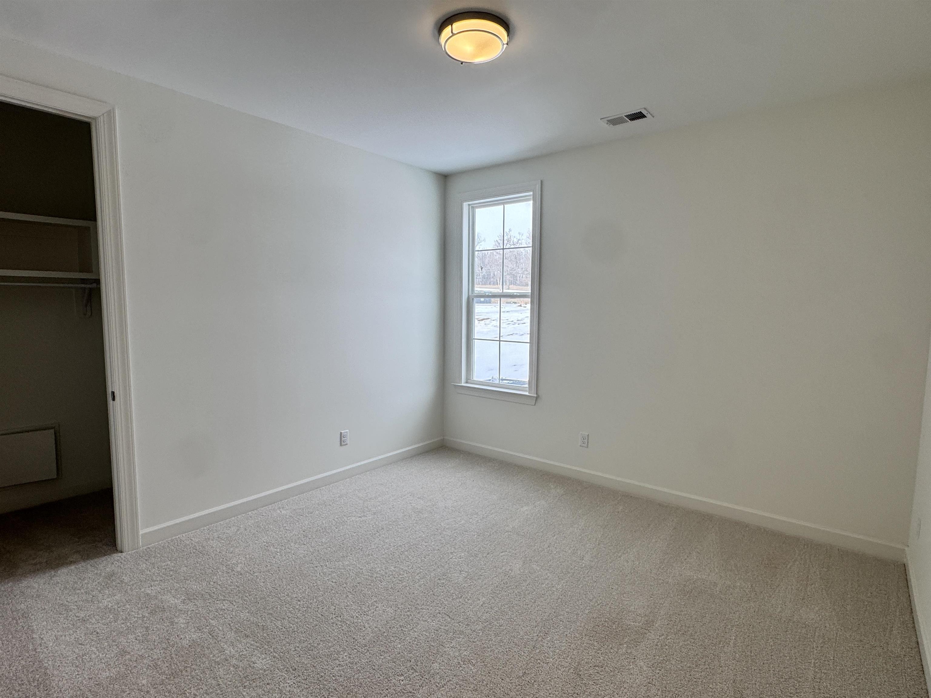260 Bibury Ln Property Photo 12