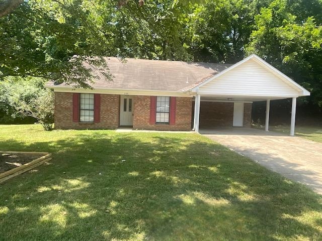 309 Colonial Dr Property Photo 1