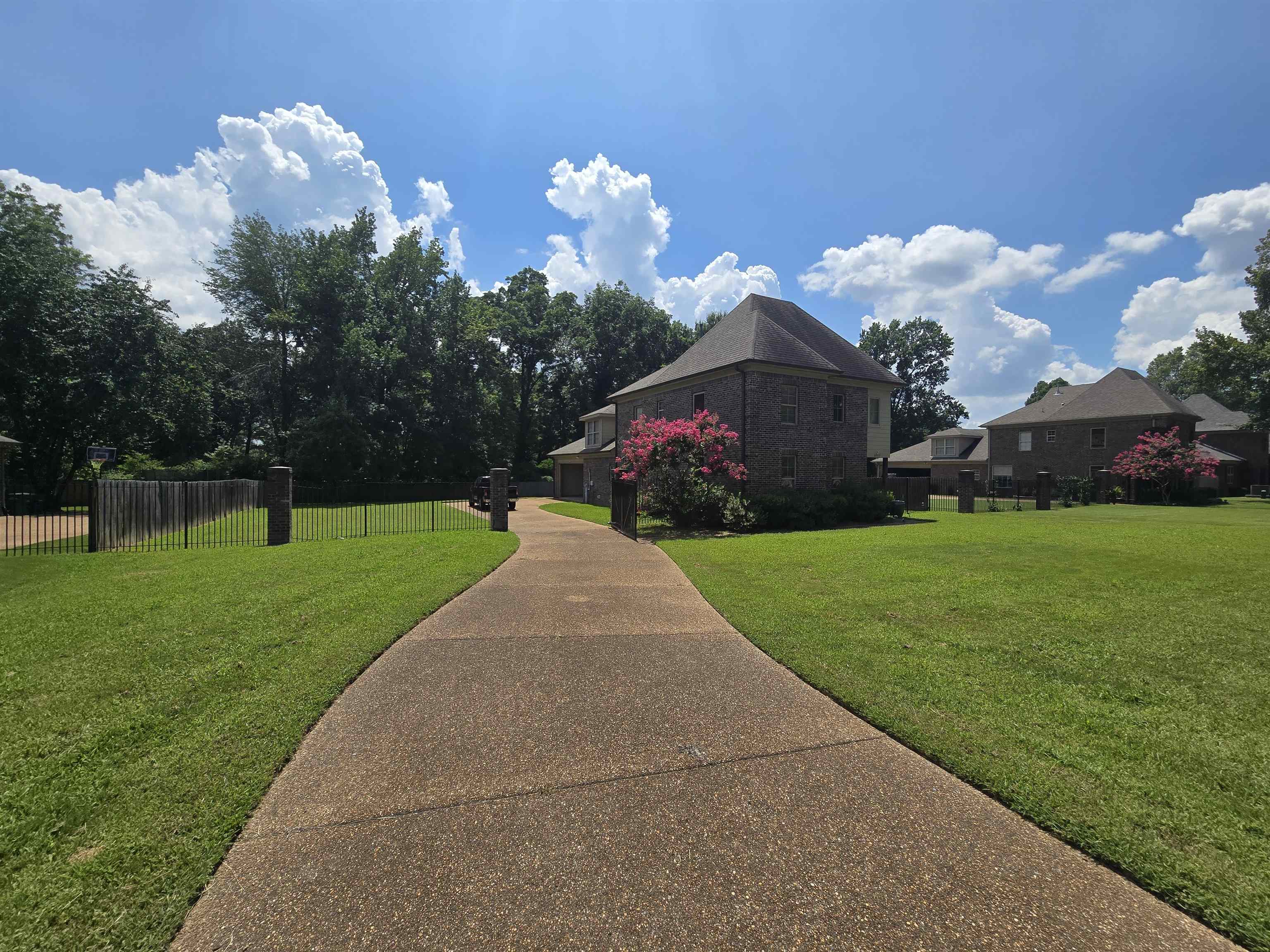 8949 Poplar Pike Rd Property Photo 1