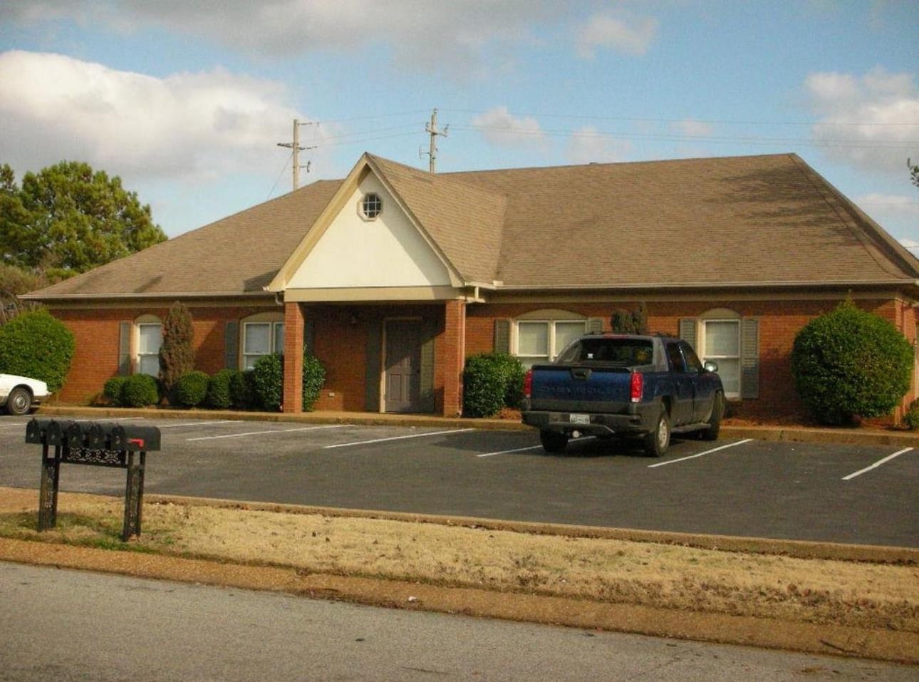 780 WALNUT KNOLL LN #4 Property Photo 1