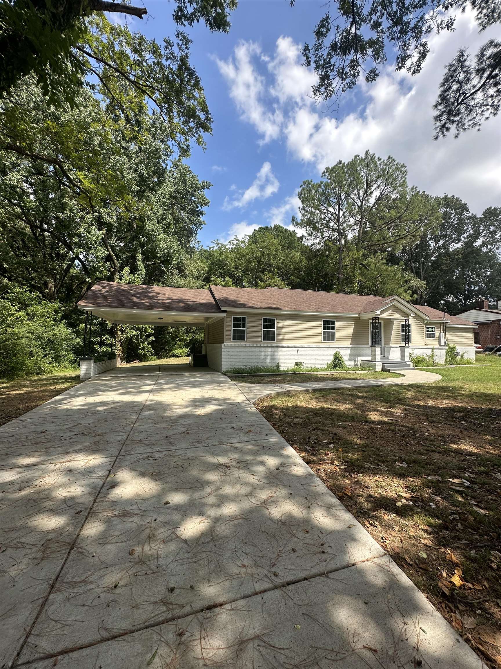3402 LAKEVIEW RD Property Photo 1