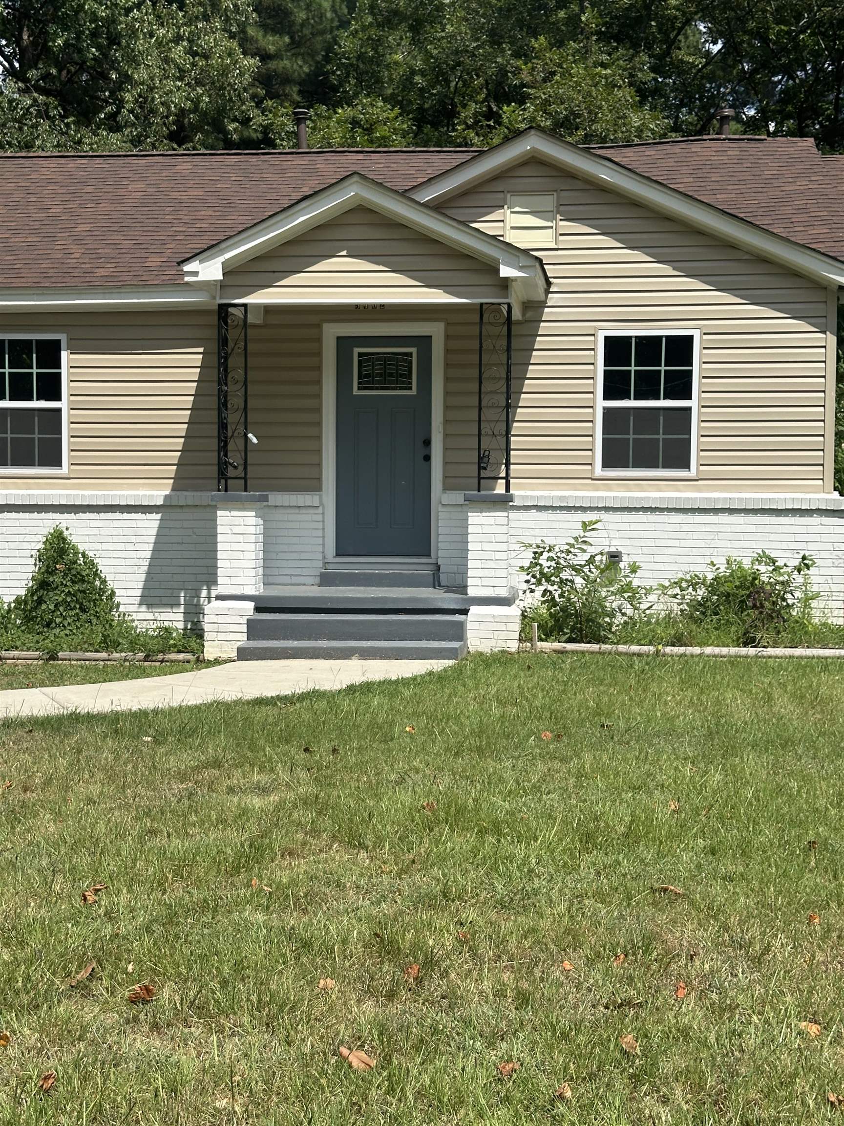 3402 Lakeview Rd Property Photo 2