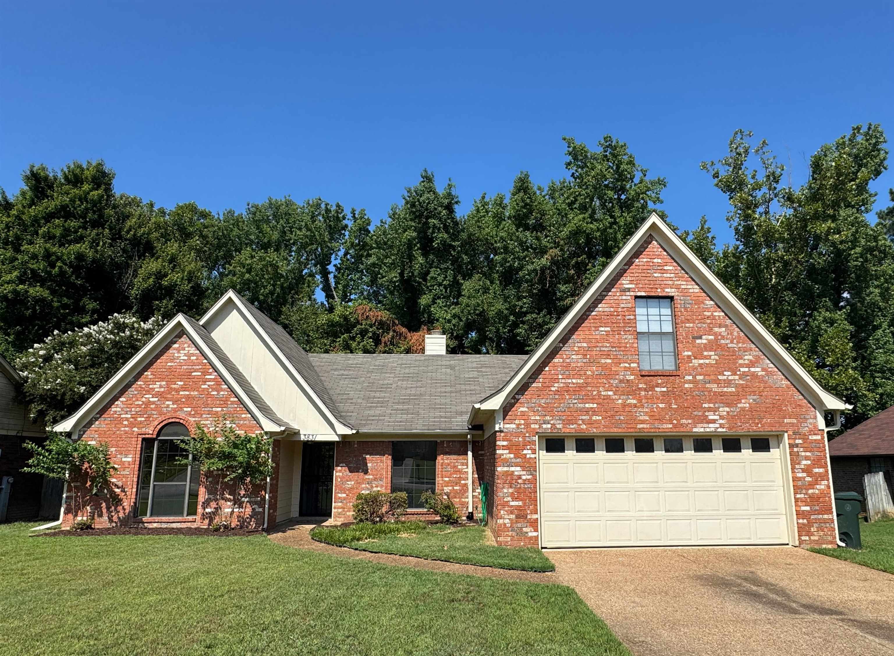 3831 Westridge Dr Property Photo 1