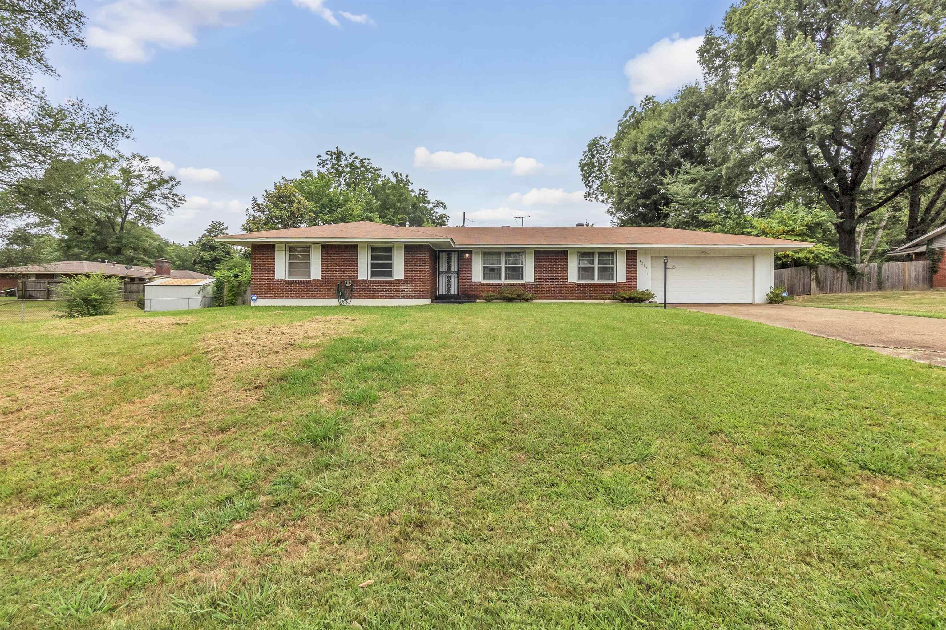 4255 Paula Dr Property Photo 1