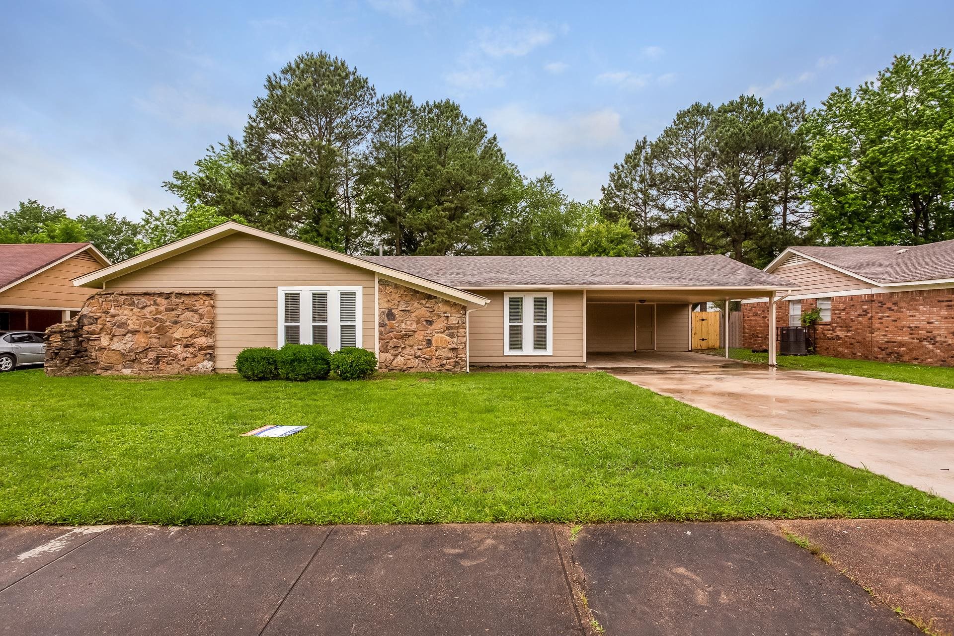 4471 Laird Dr Property Photo 1