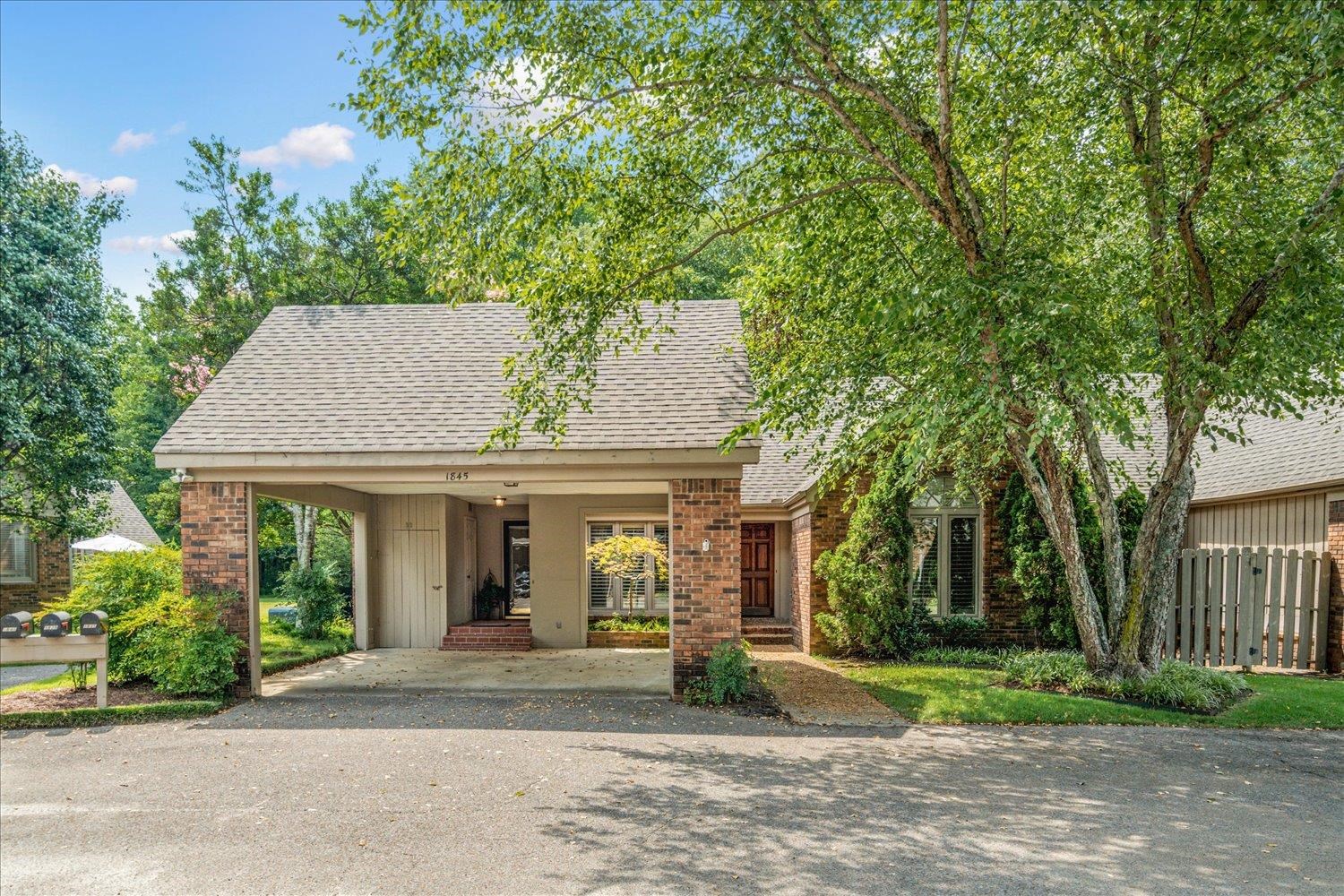 1845 Park Trail Dr 1845 Property Photo 1