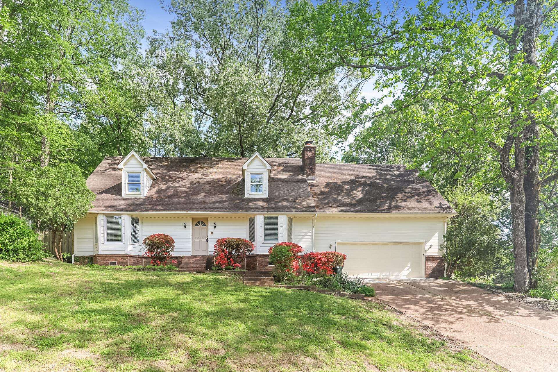 102 Country Pl Property Photo 1