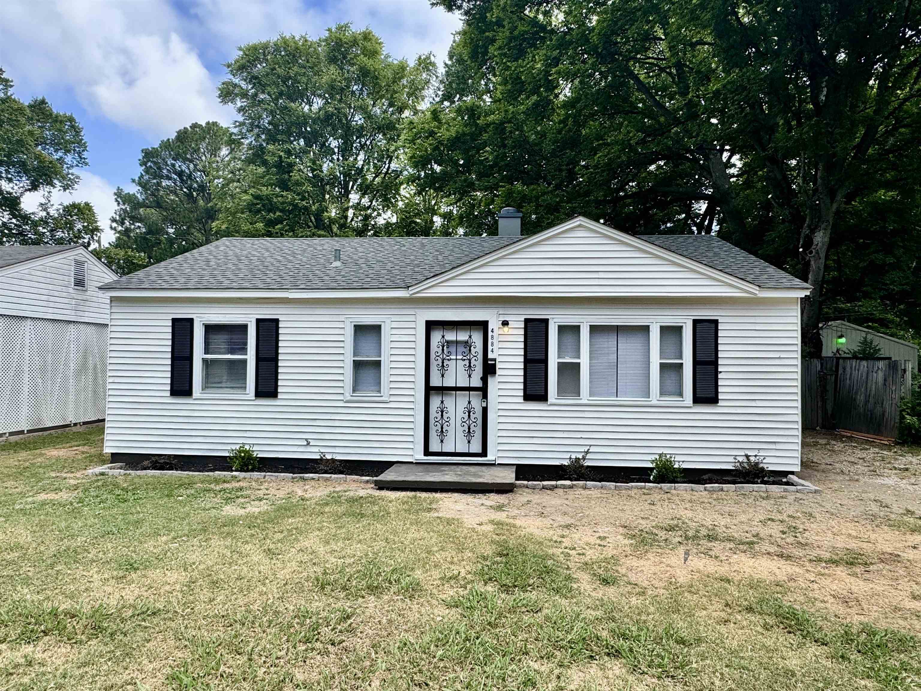 4884 Montgomery Ave Property Photo 1
