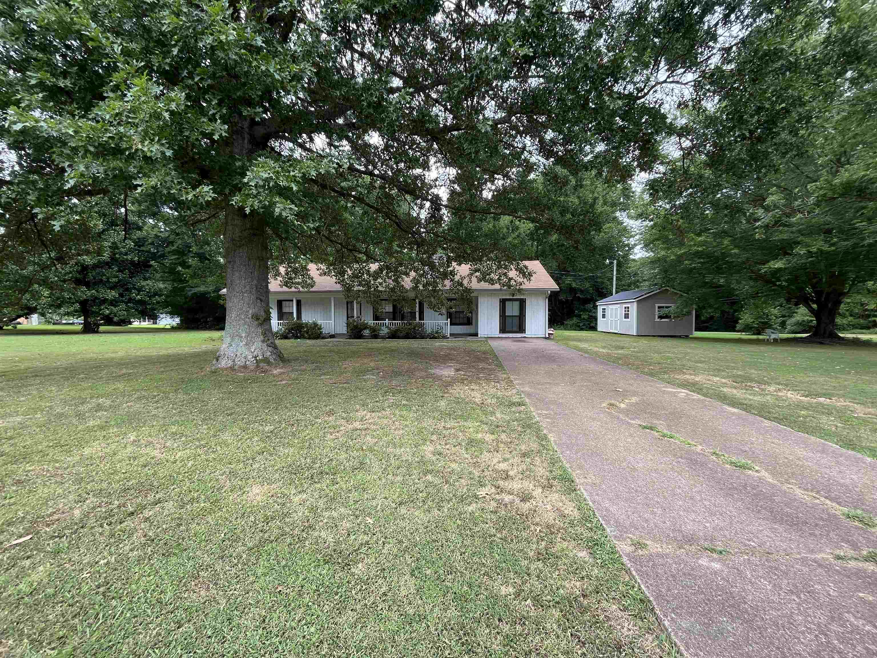 227 Plantation Rd Property Photo 1