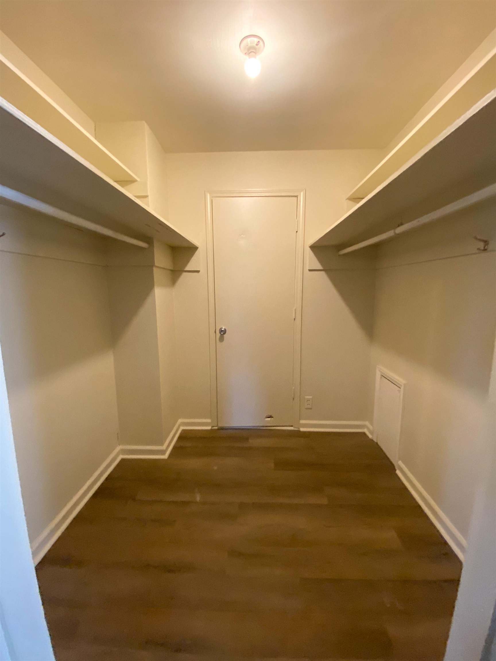 3739 Spottswood Ave Property Photo 3