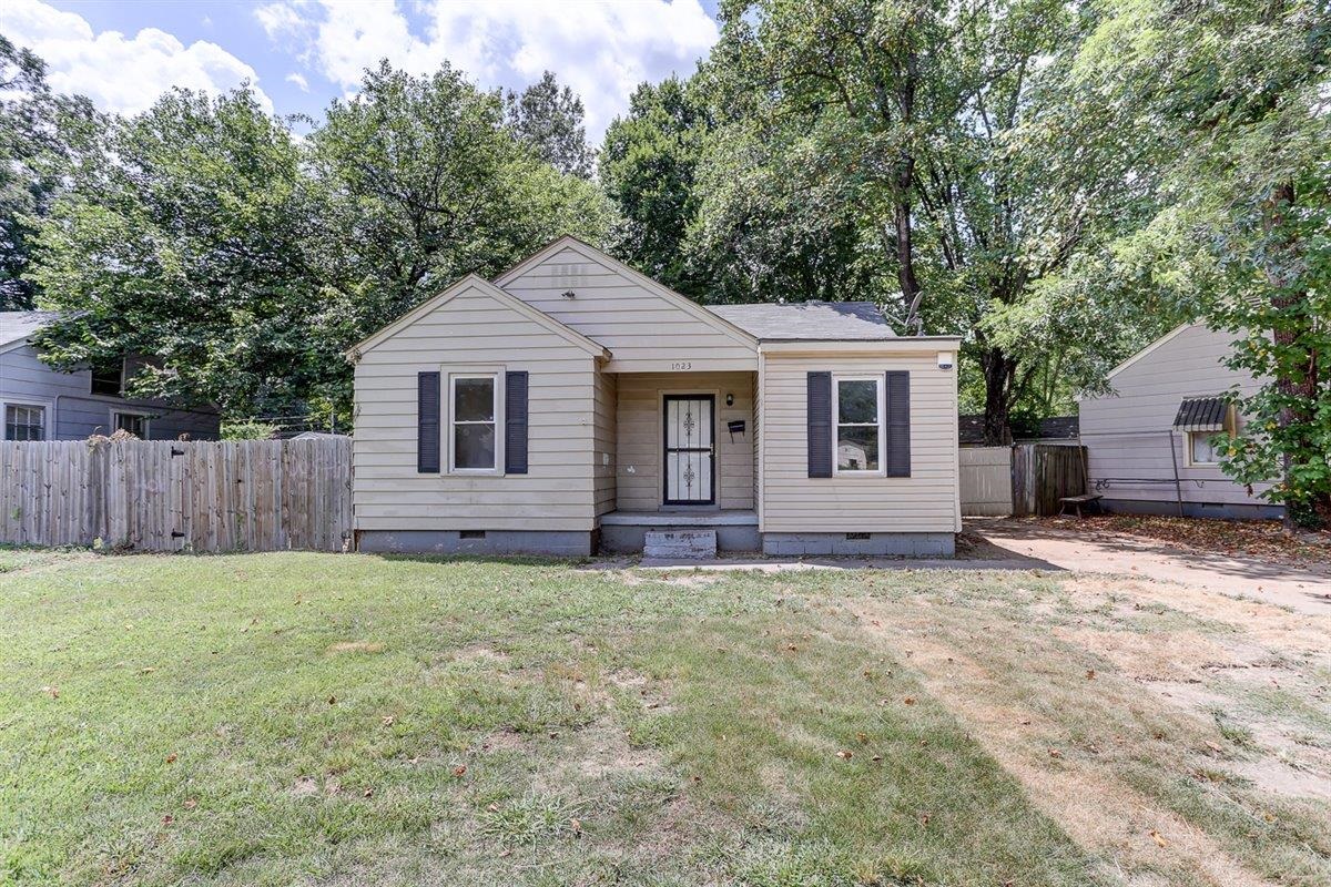 1023 Dillworth St Property Photo 1