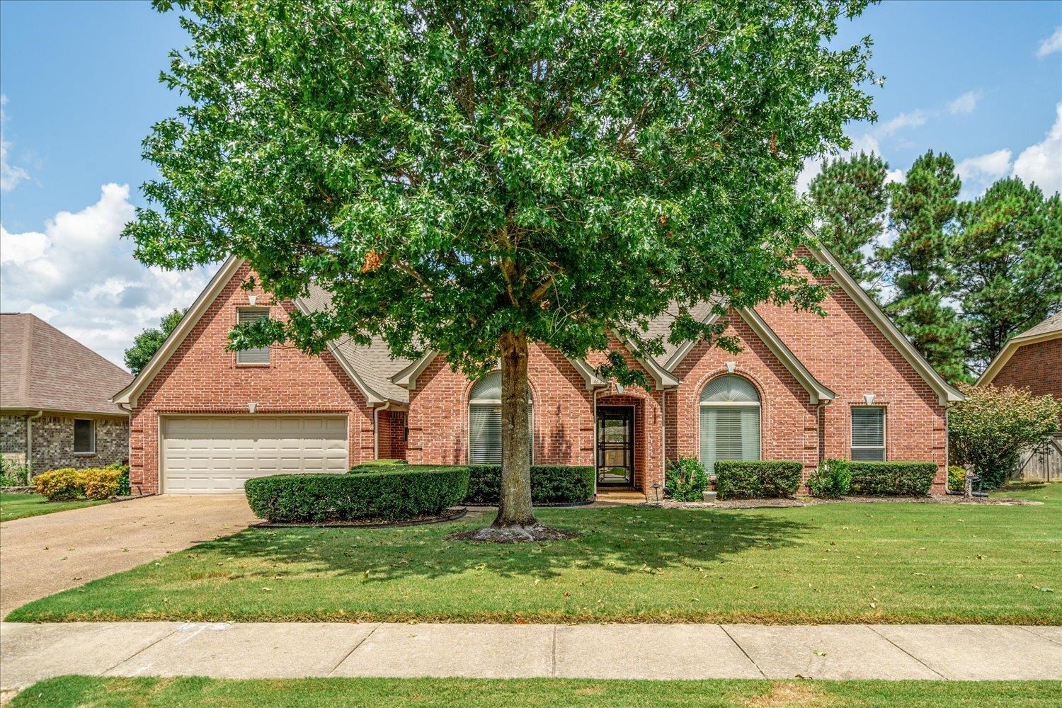 4621 Westbrook Dr Property Photo 1