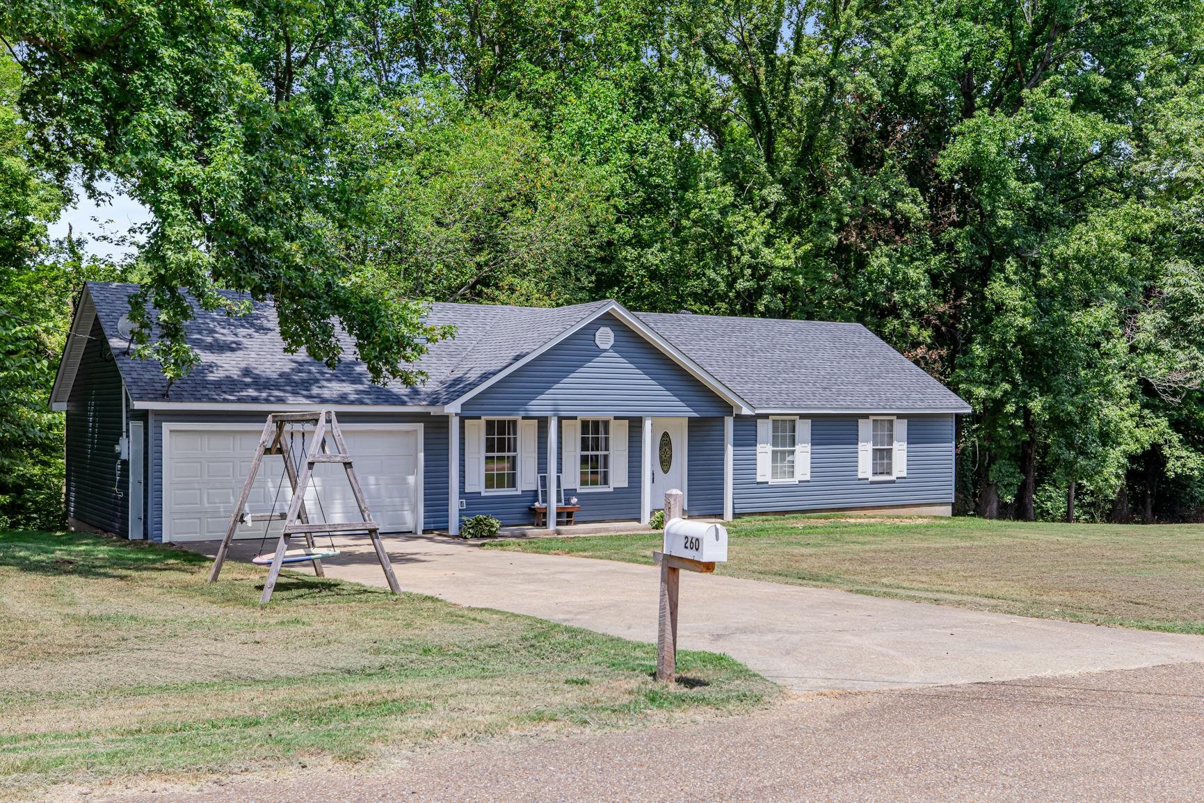 260 Chisolm Trl Property Photo 1