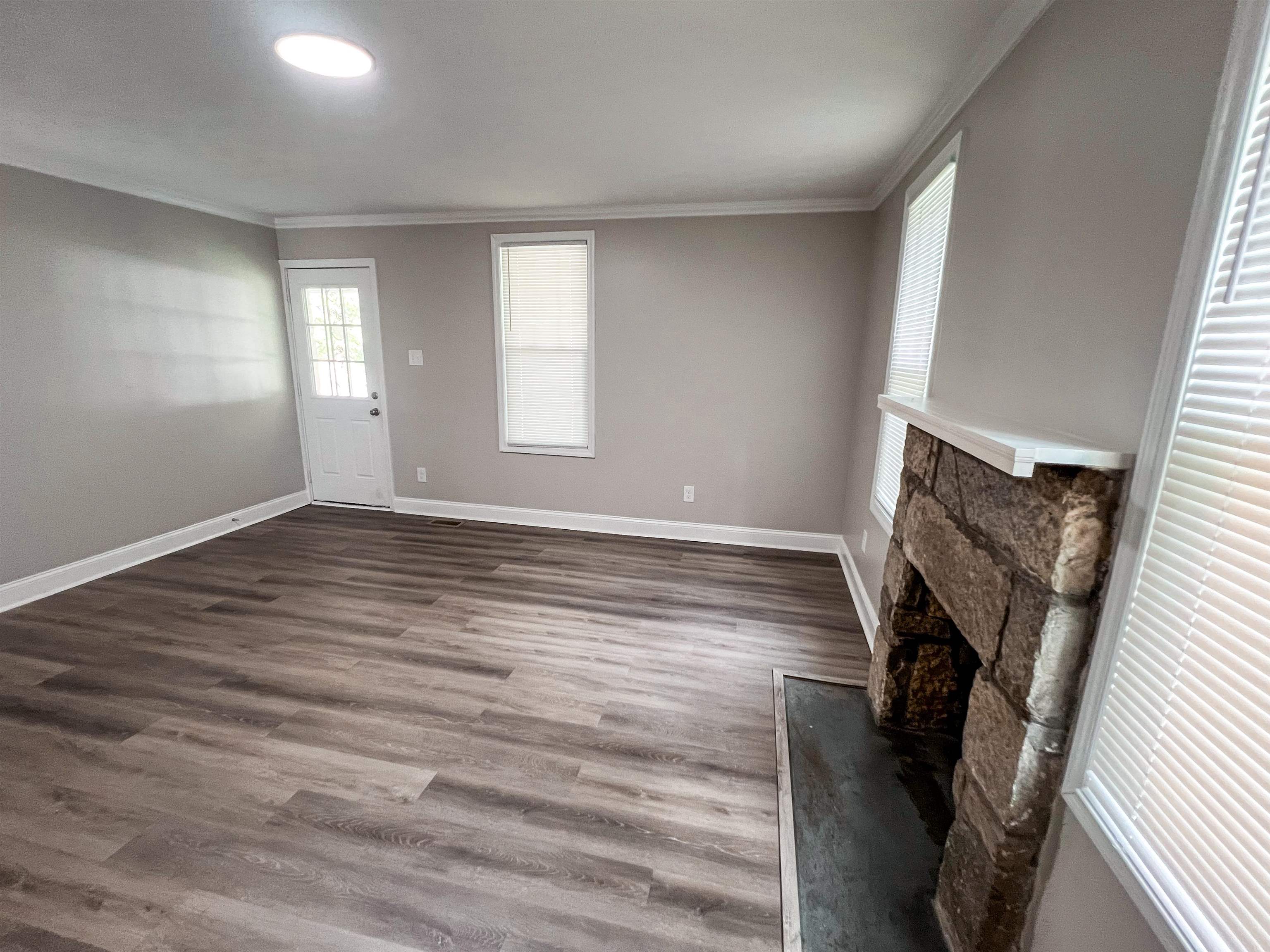 202 Morris St Property Photo 5