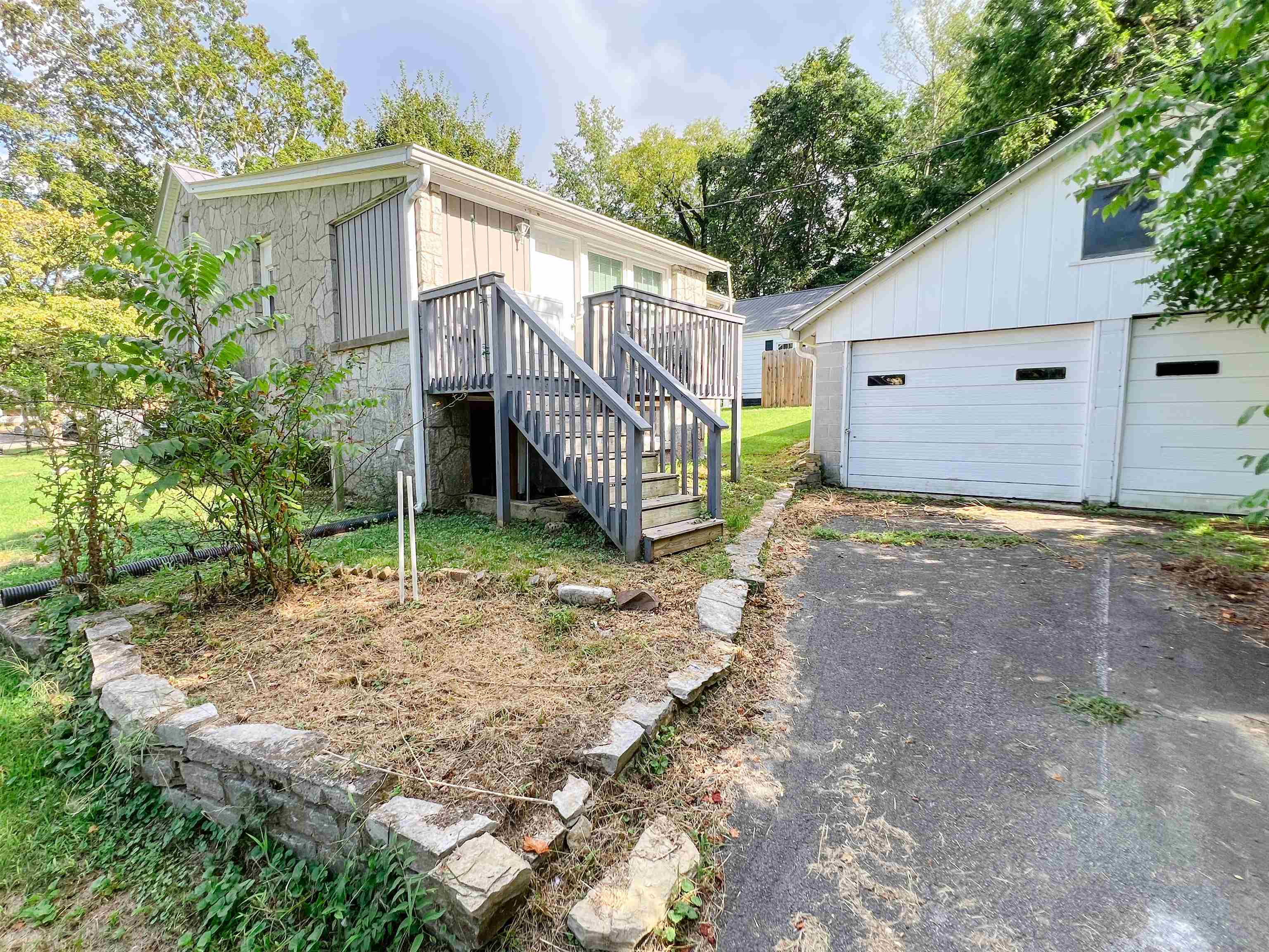 202 Morris St Property Photo 33