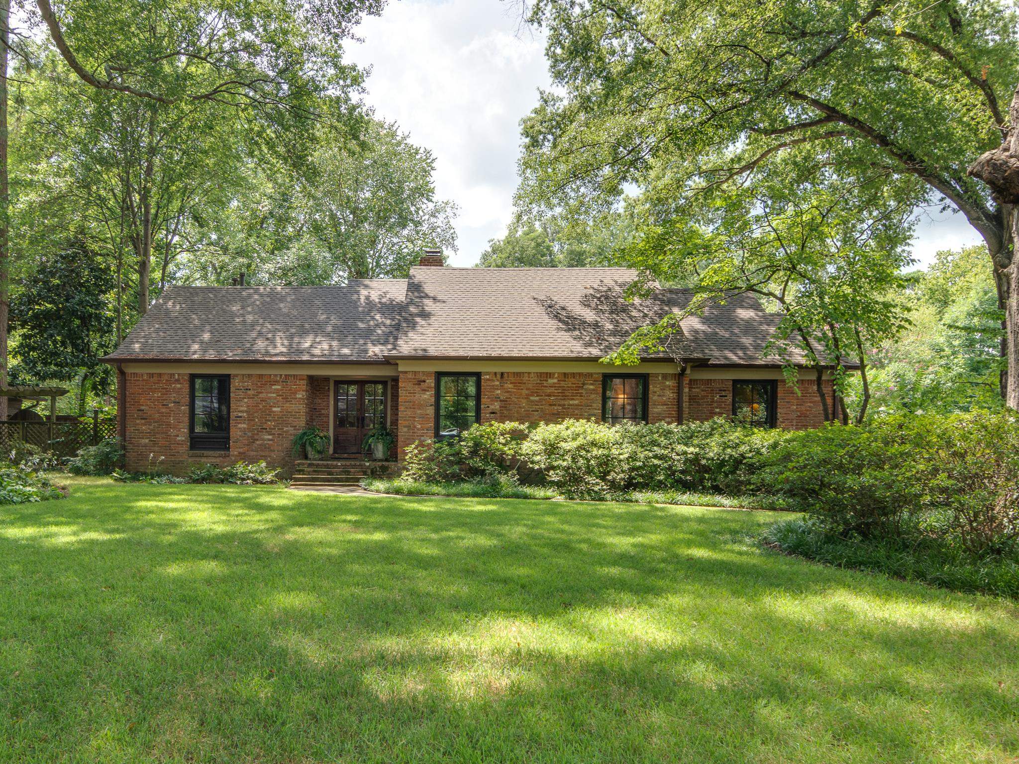 65 Laverne Ln Property Photo 1